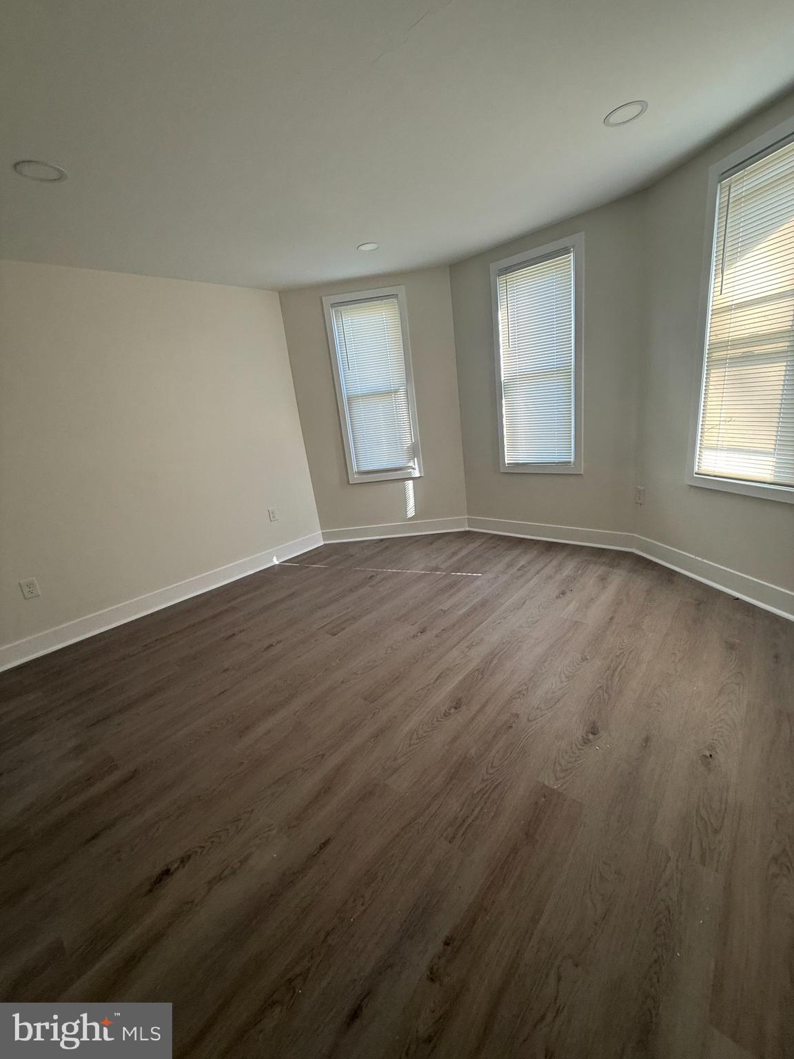 WINSTON GOVANS - Residential