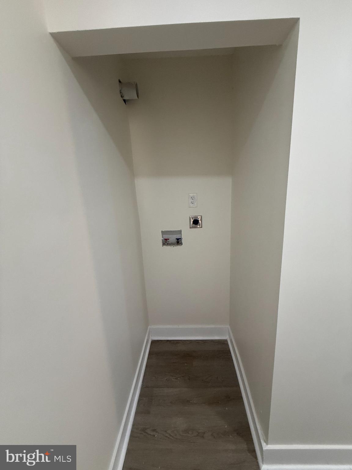 WINSTON GOVANS - Residential