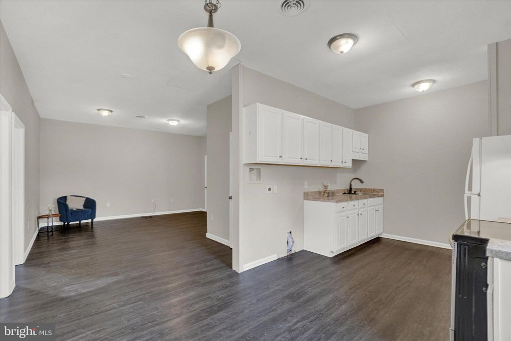 Photo of 343 S Pine Street, YORK, PA 17403 (MLS # PAYK2099794)