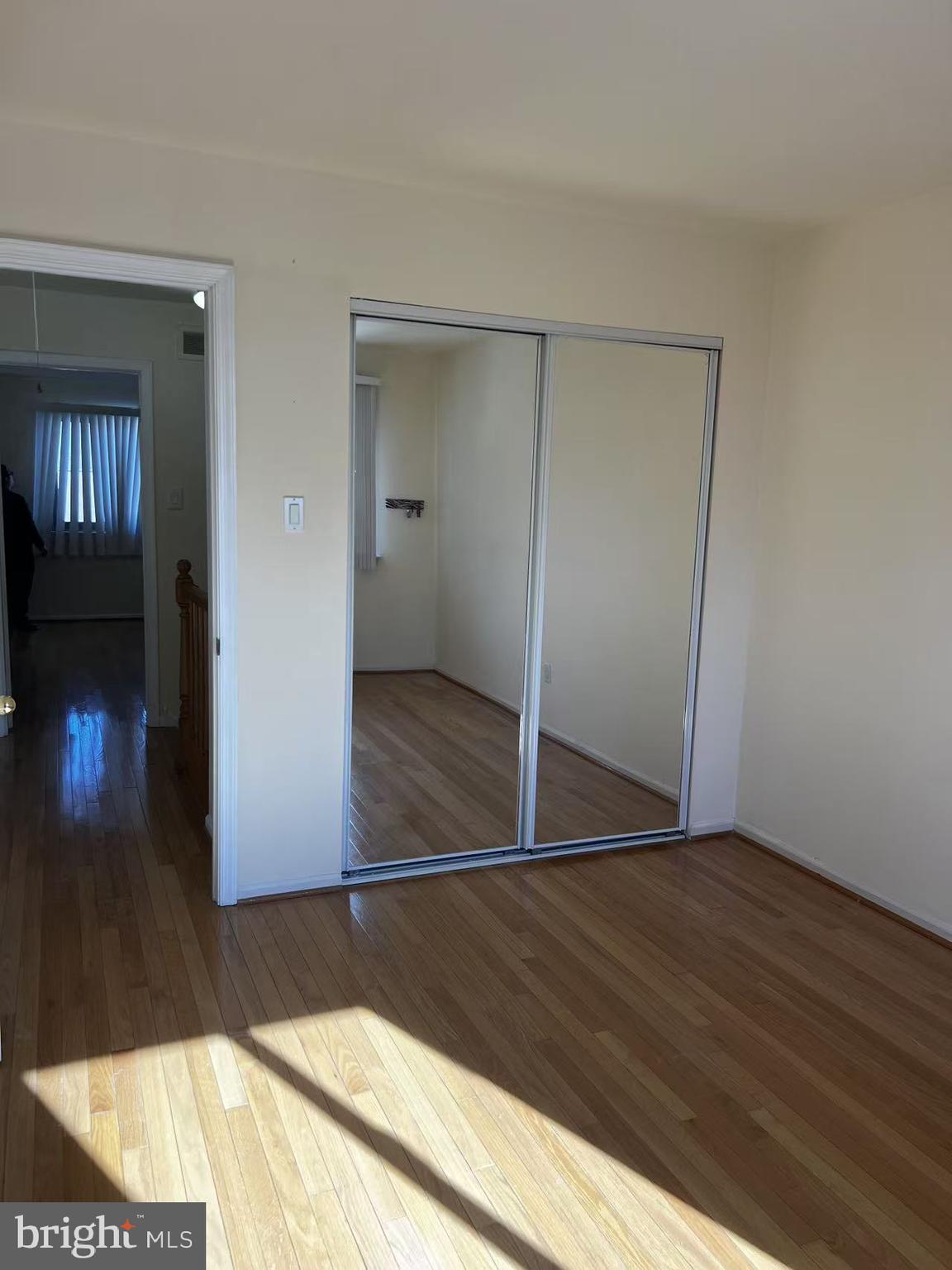 VILLAGE SHIRES - Residential