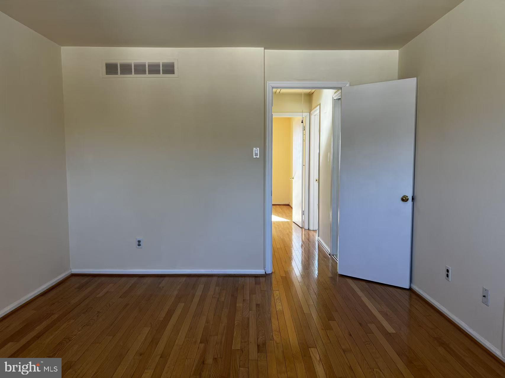 VILLAGE SHIRES - Residential