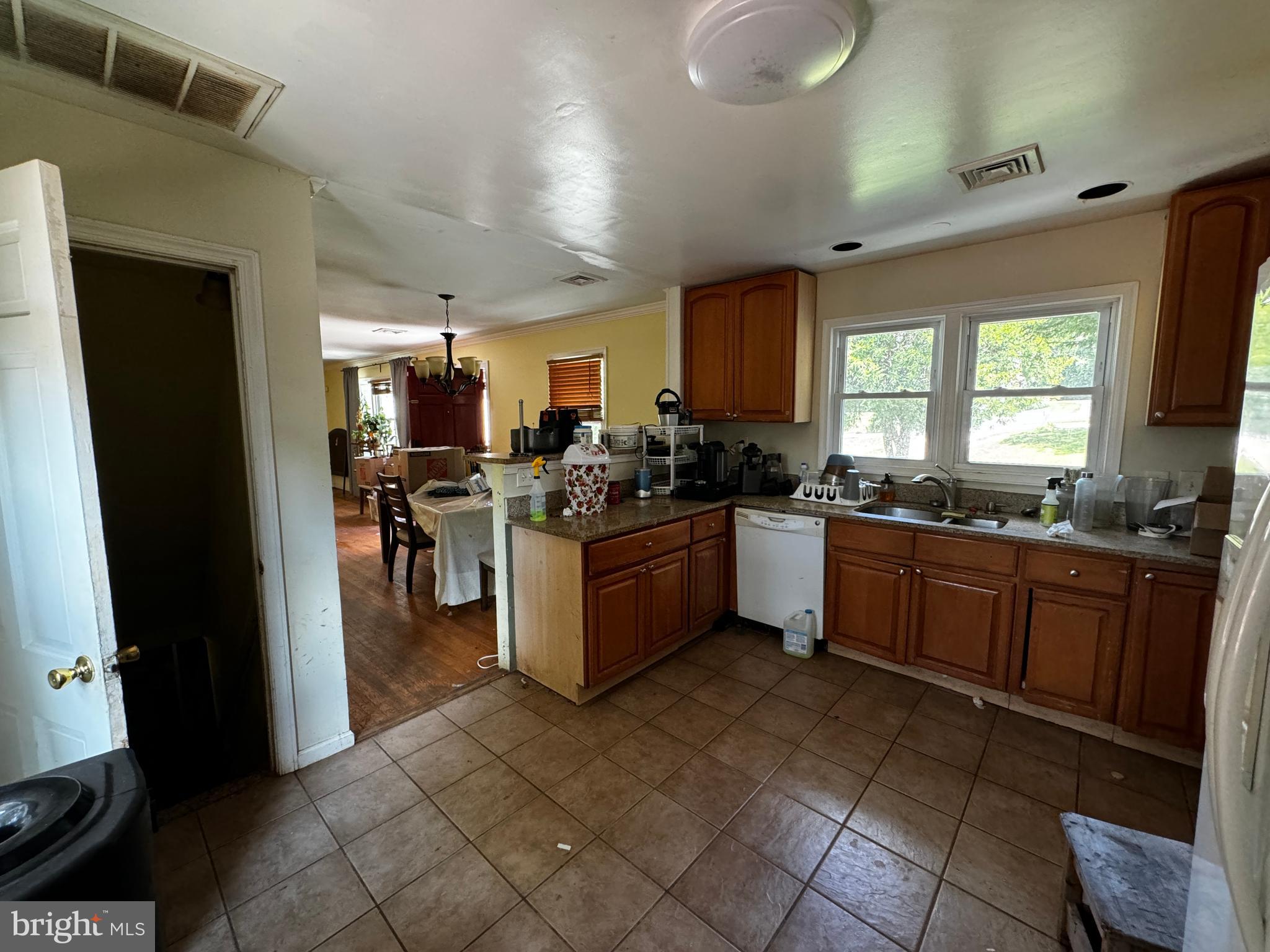 OLD SALEM VILLAGE - Residential