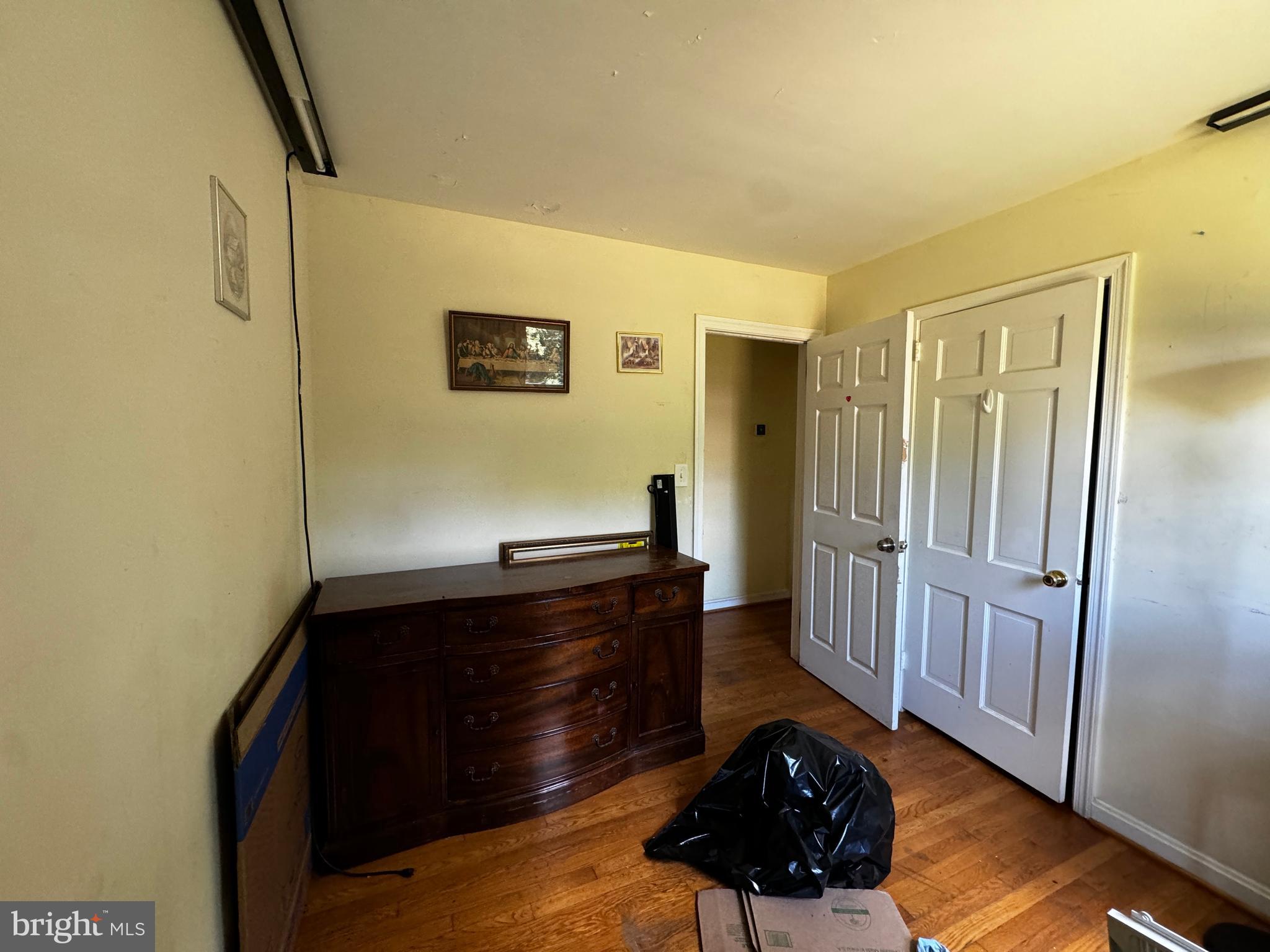 OLD SALEM VILLAGE - Residential