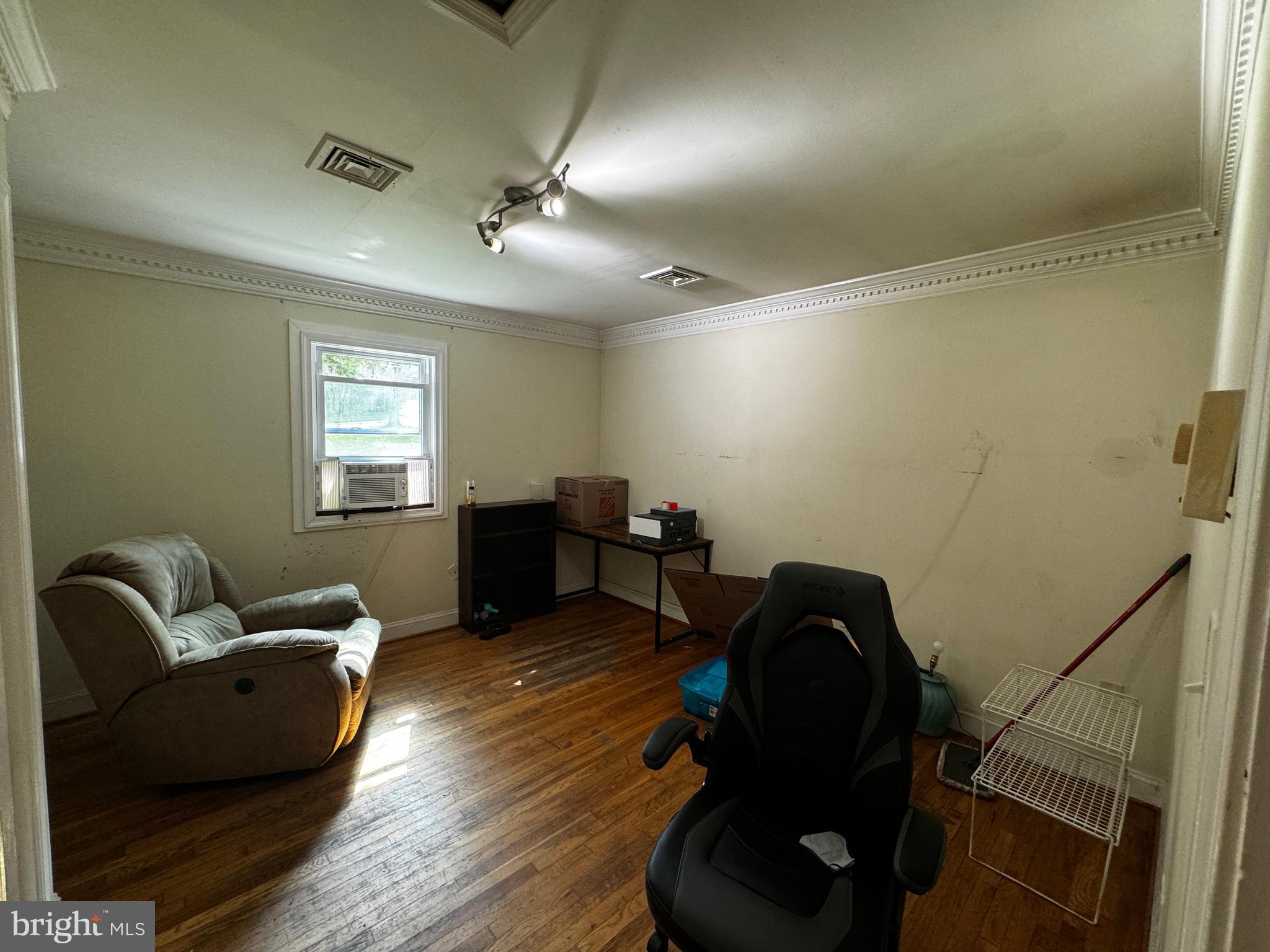 OLD SALEM VILLAGE - Residential