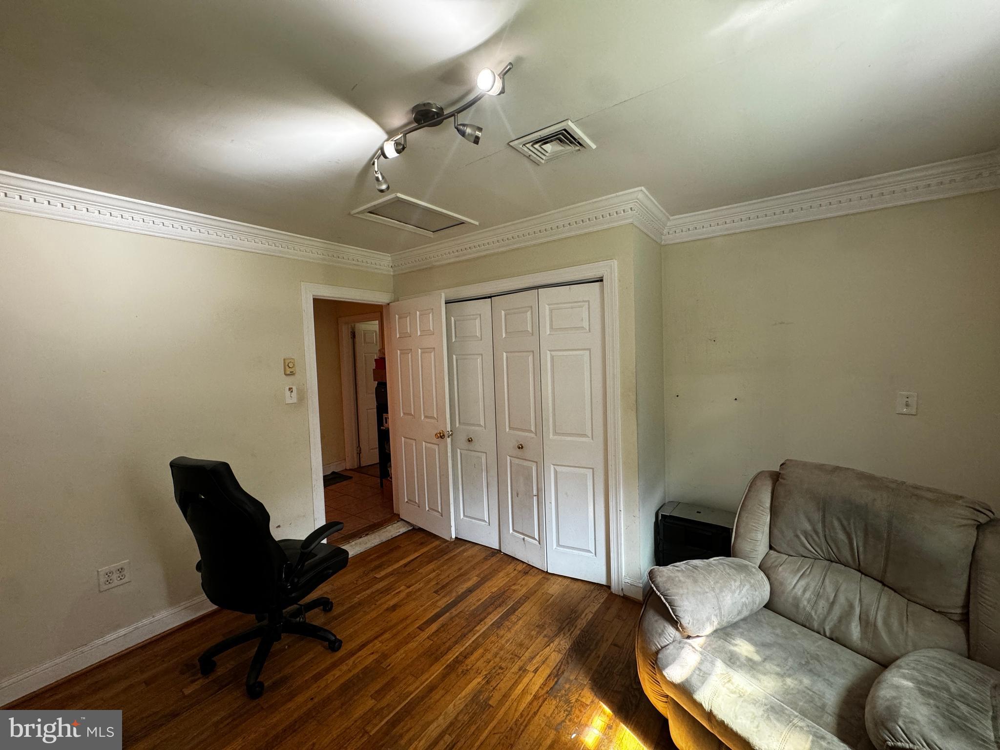 OLD SALEM VILLAGE - Residential