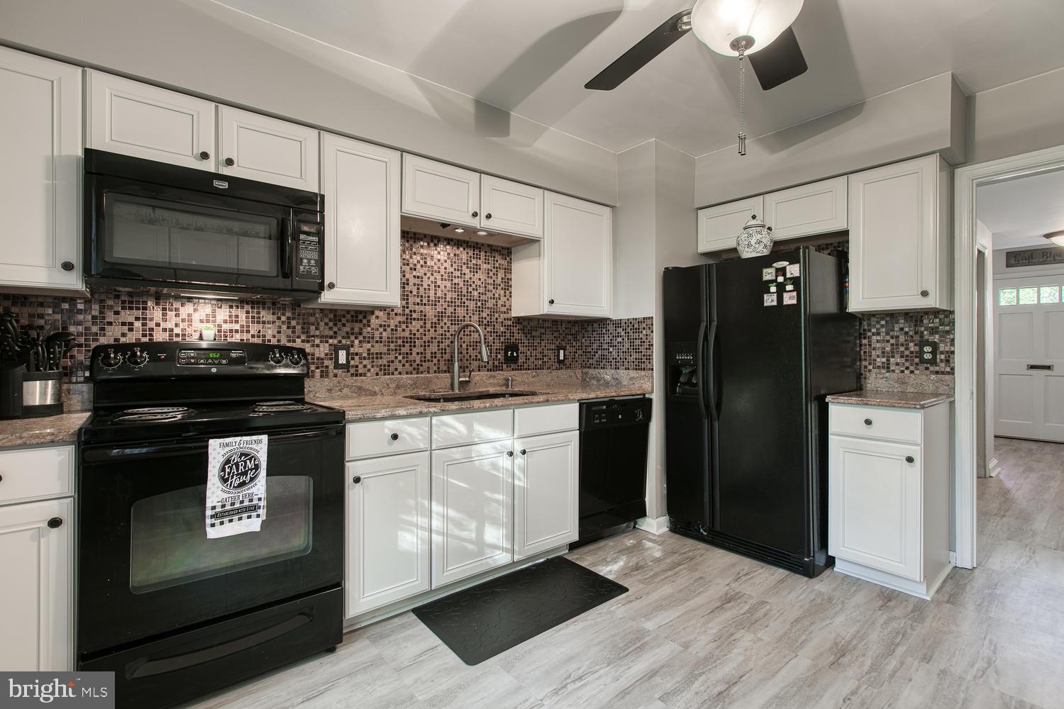 RIVERVIEW OVERLOOK - Residential