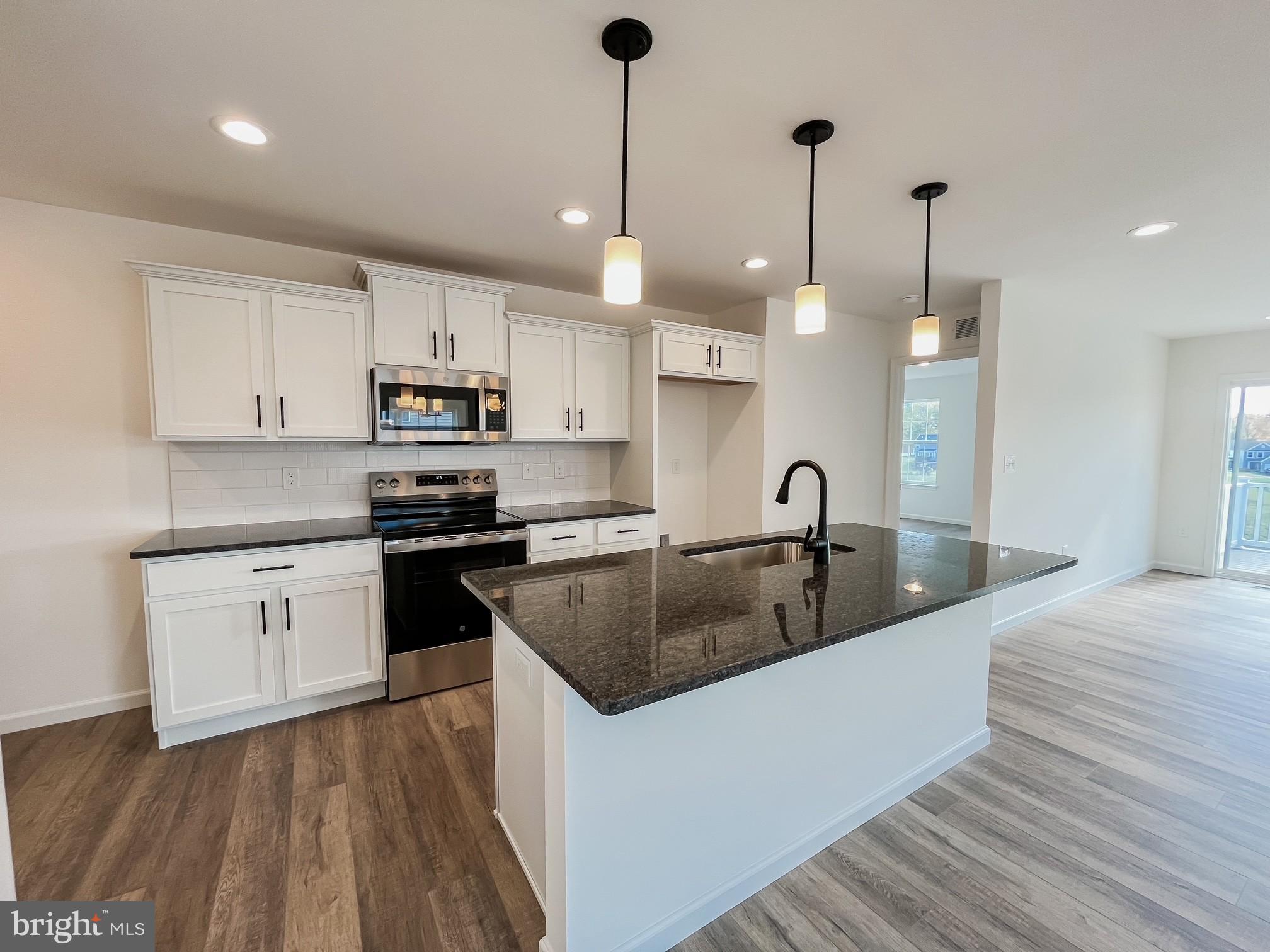 STONE MILL ESTATES - Residential