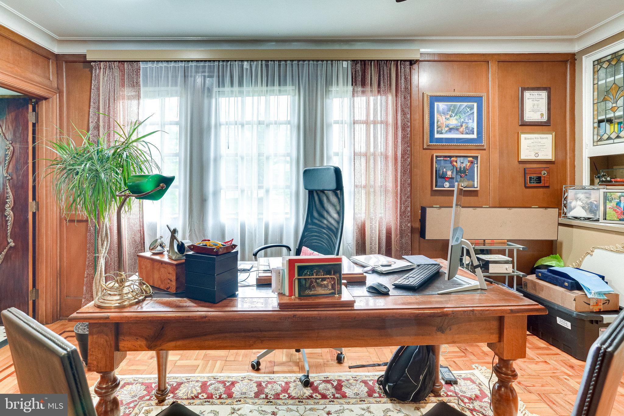 GREENWICH FOREST - Residential Lease