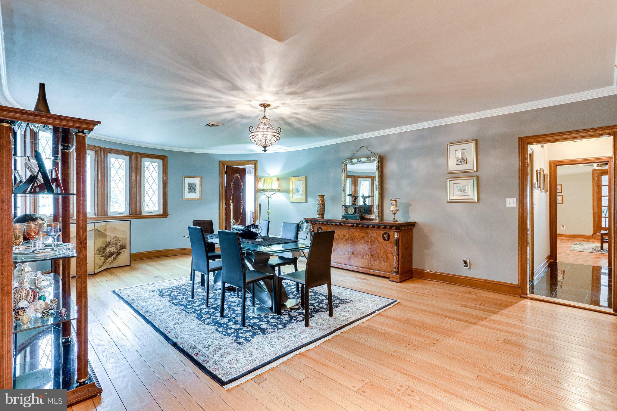 GREENWICH FOREST - Residential Lease