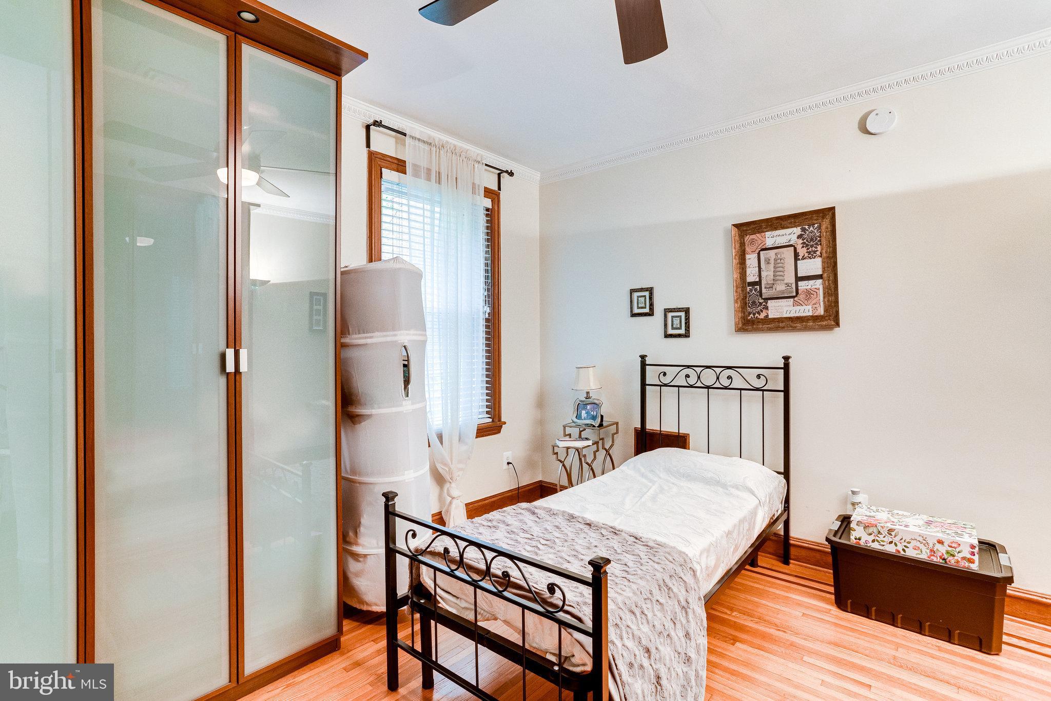 GREENWICH FOREST - Residential Lease