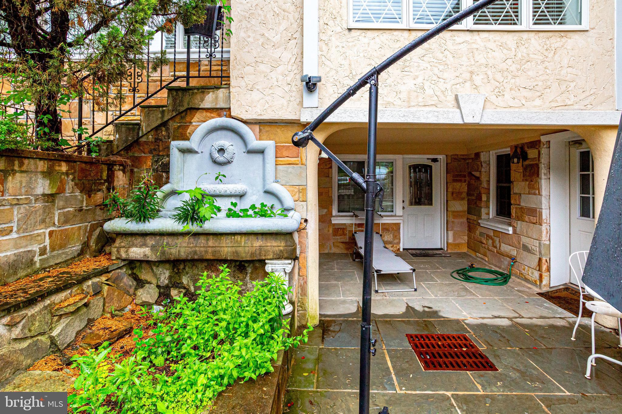 GREENWICH FOREST - Residential Lease