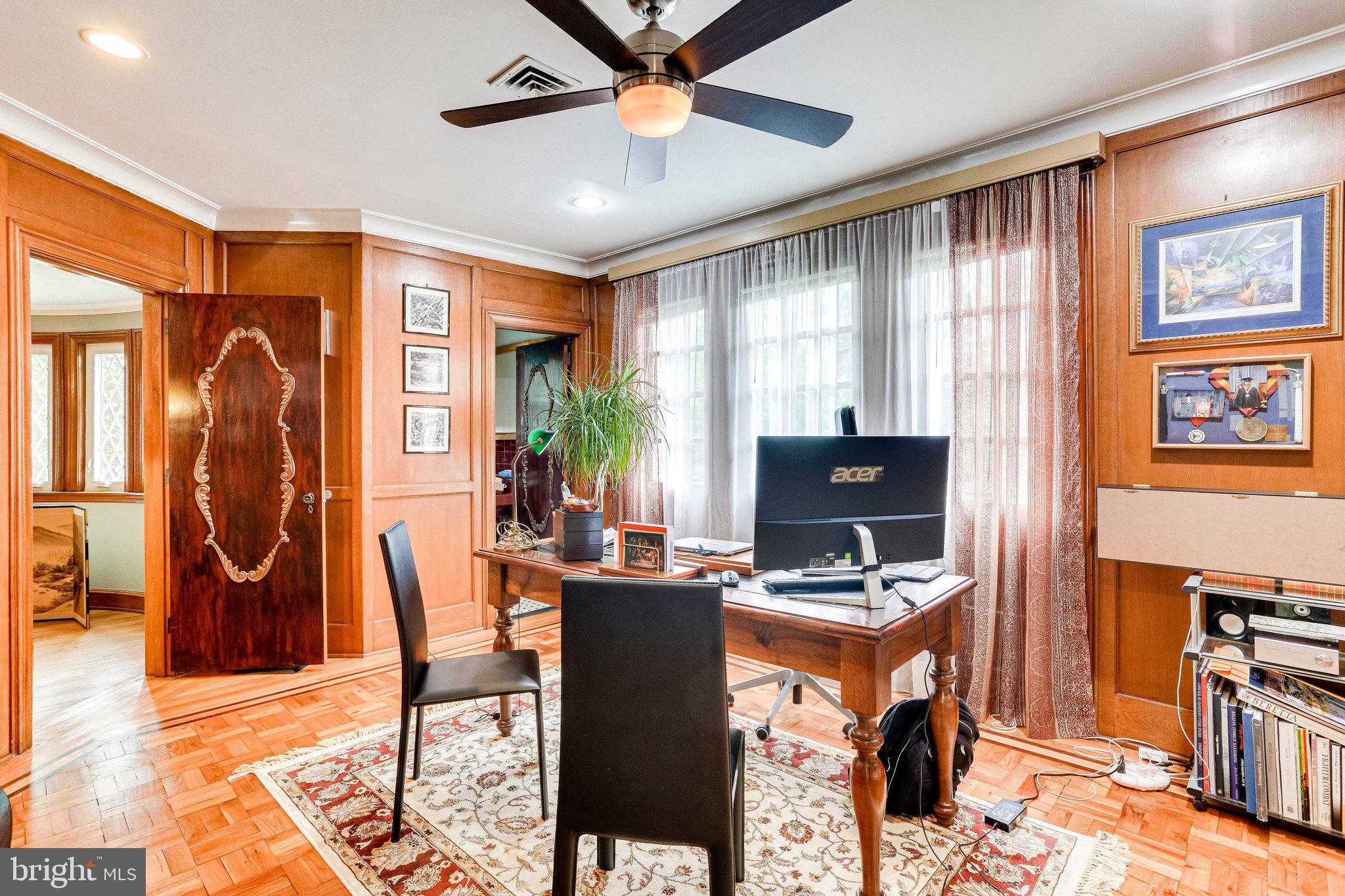 GREENWICH FOREST - Residential Lease