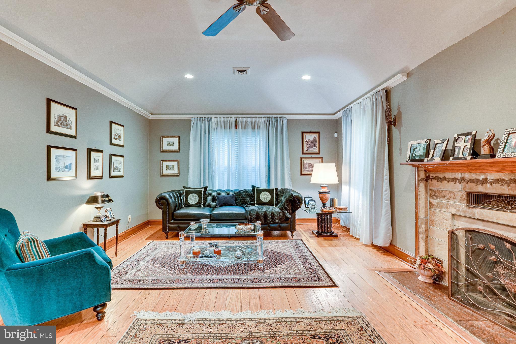 GREENWICH FOREST - Residential Lease