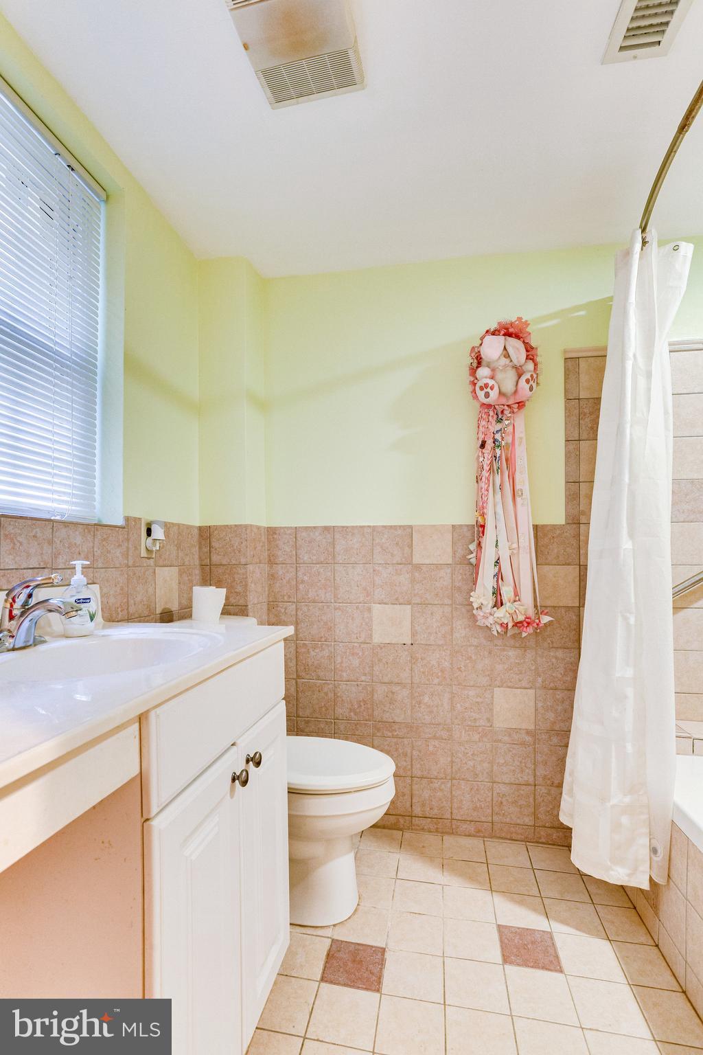 GREENWICH FOREST - Residential Lease