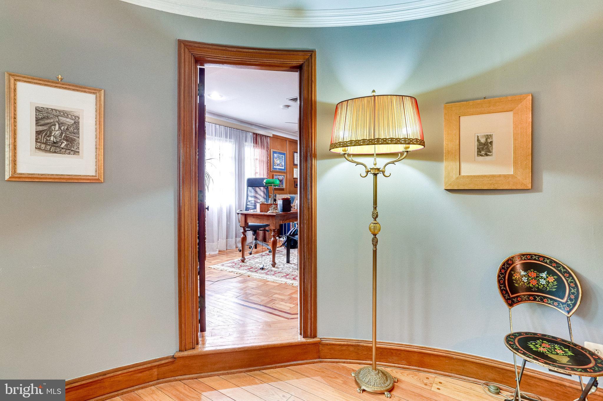 GREENWICH FOREST - Residential Lease