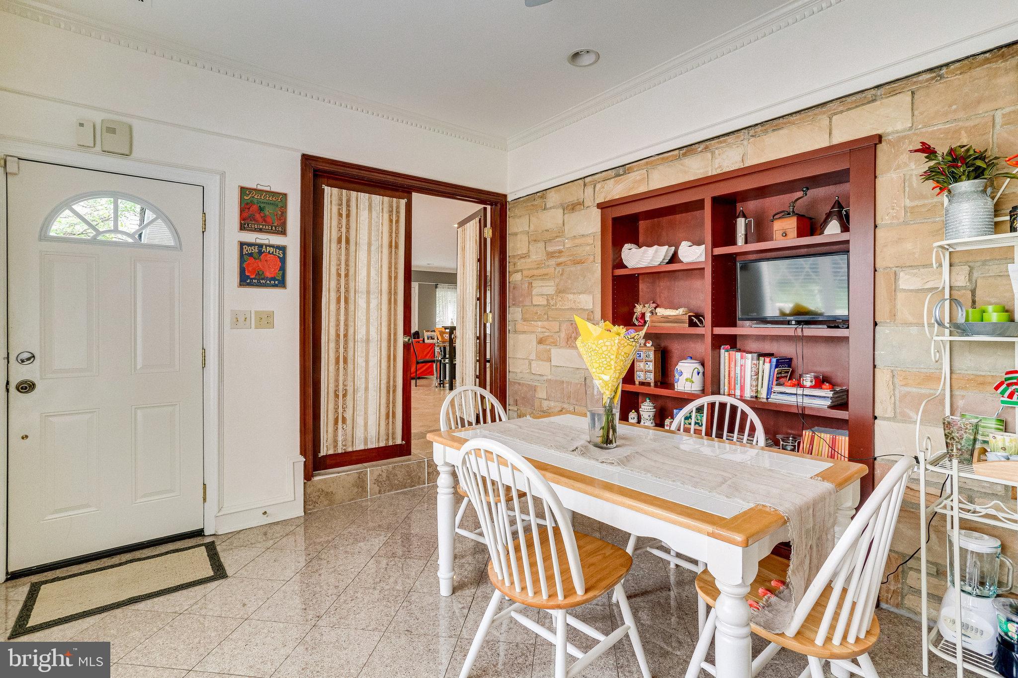 GREENWICH FOREST - Residential Lease