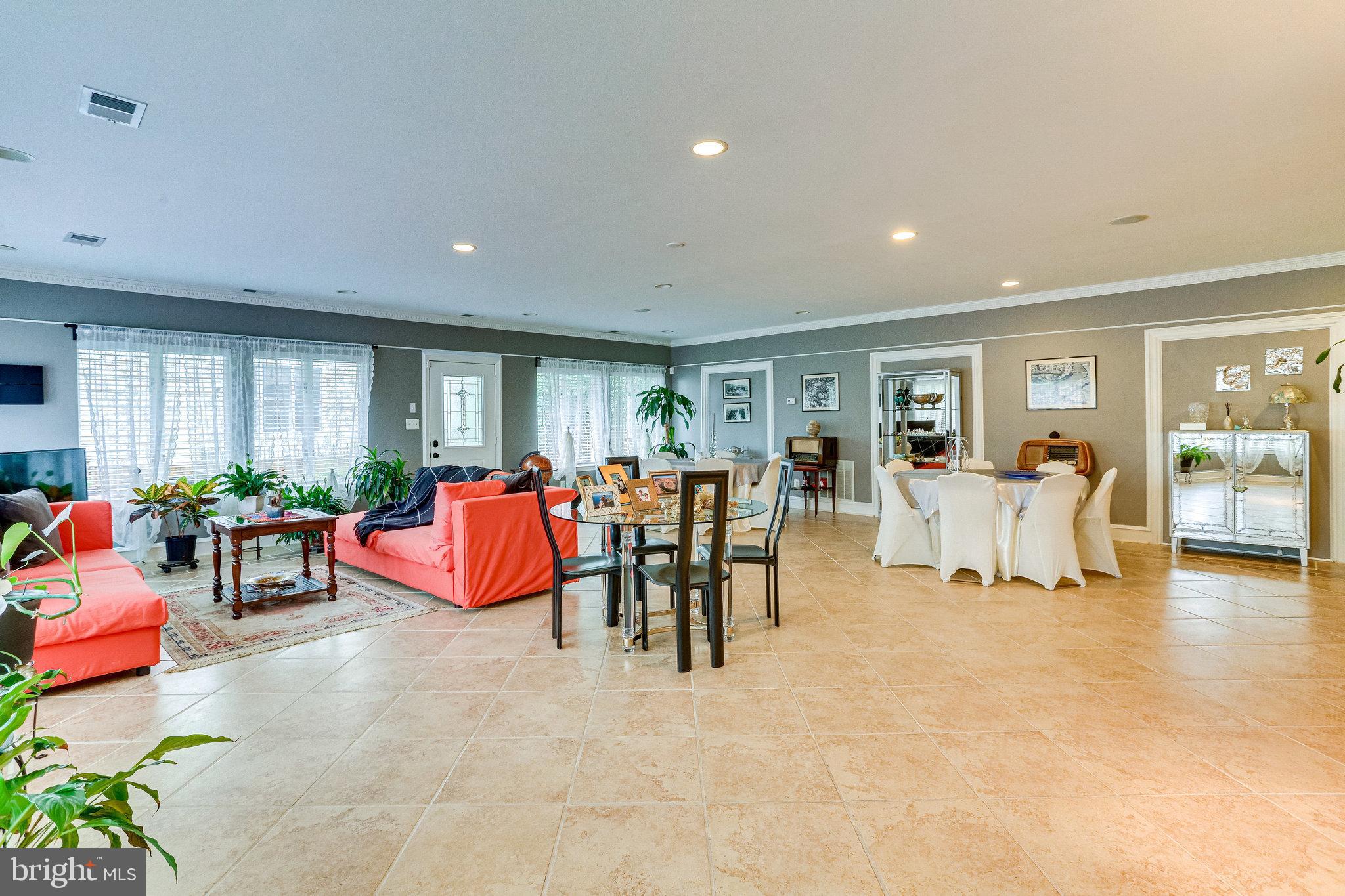 GREENWICH FOREST - Residential Lease