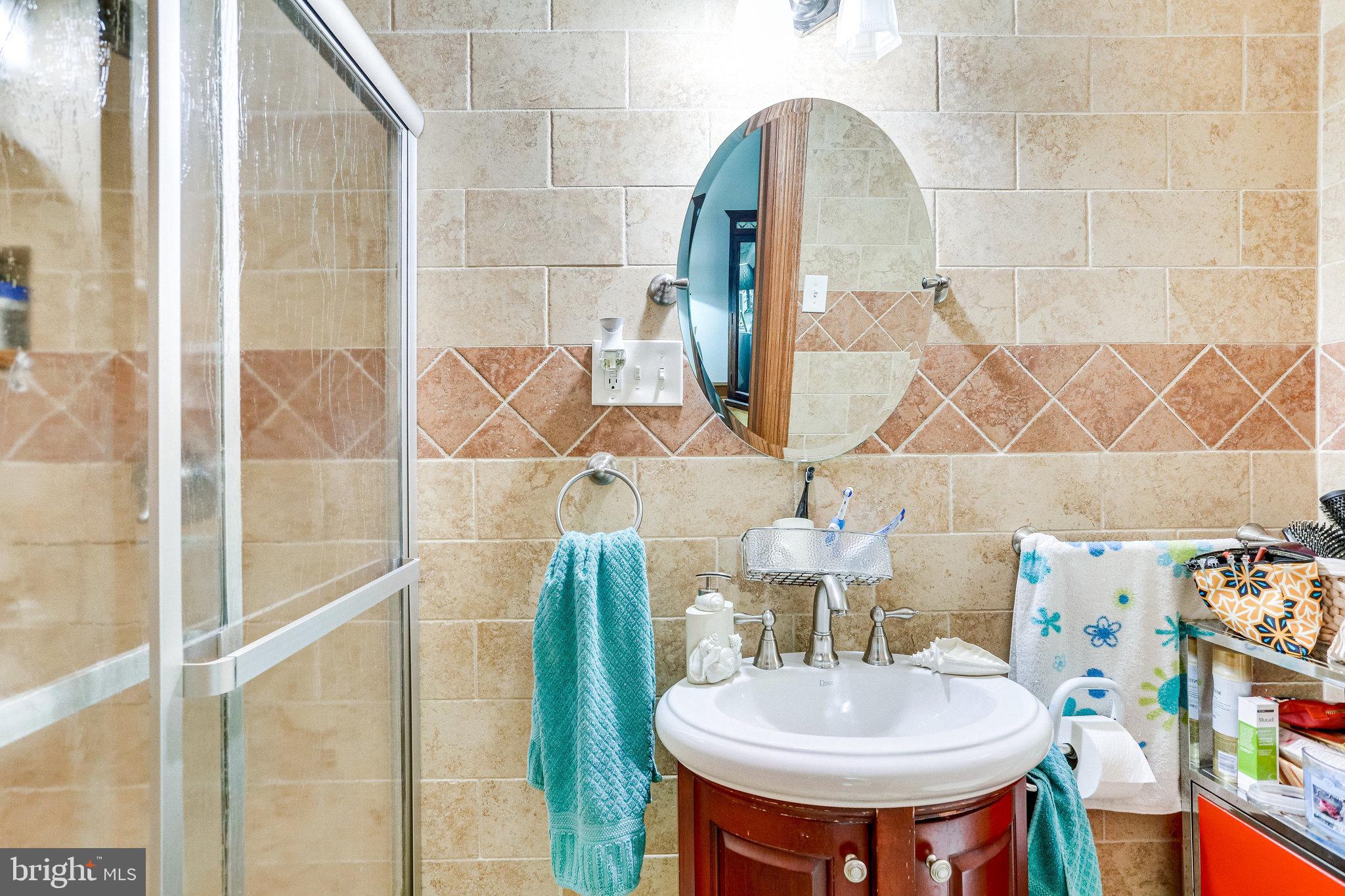 GREENWICH FOREST - Residential Lease