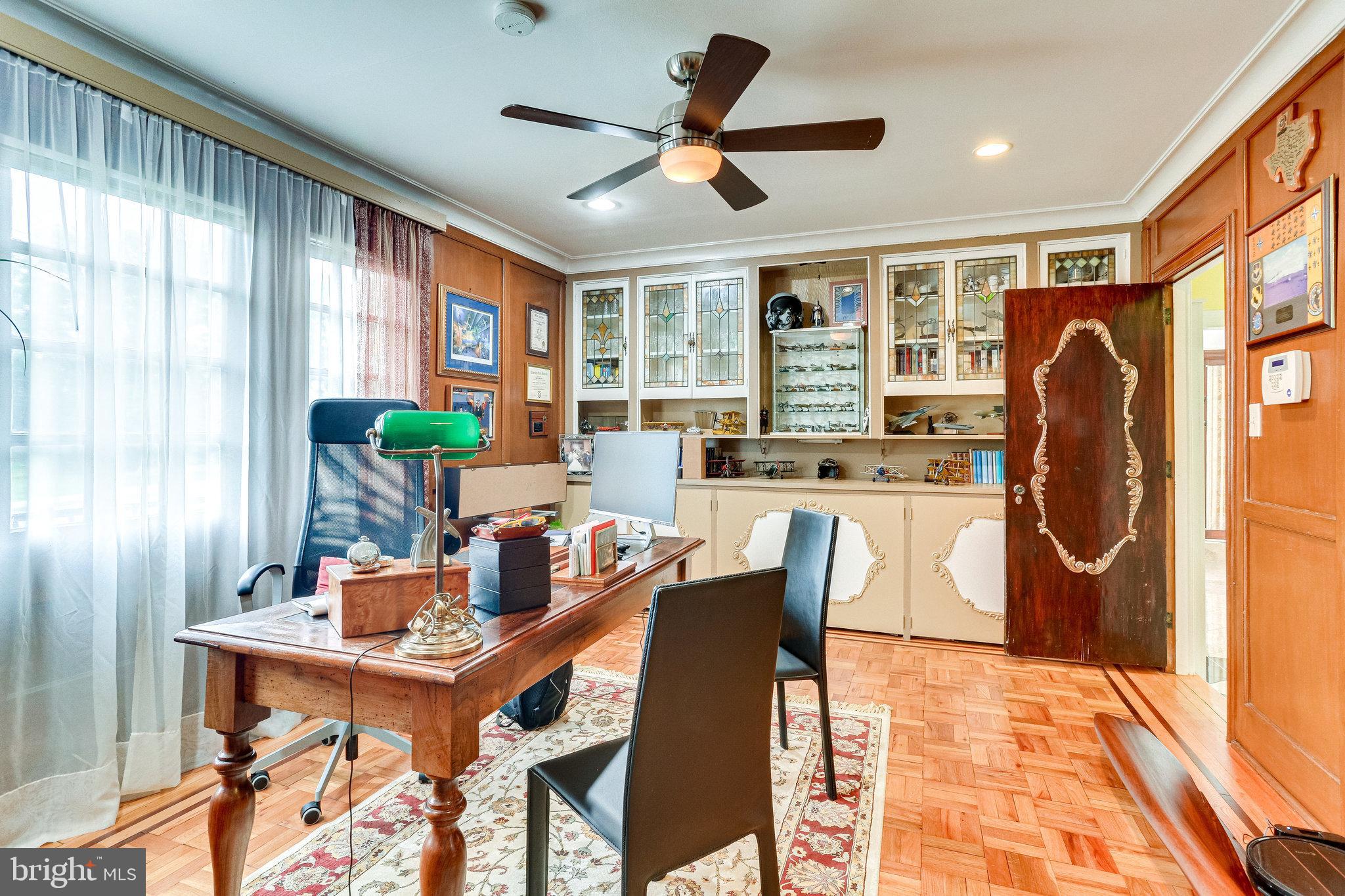 GREENWICH FOREST - Residential Lease