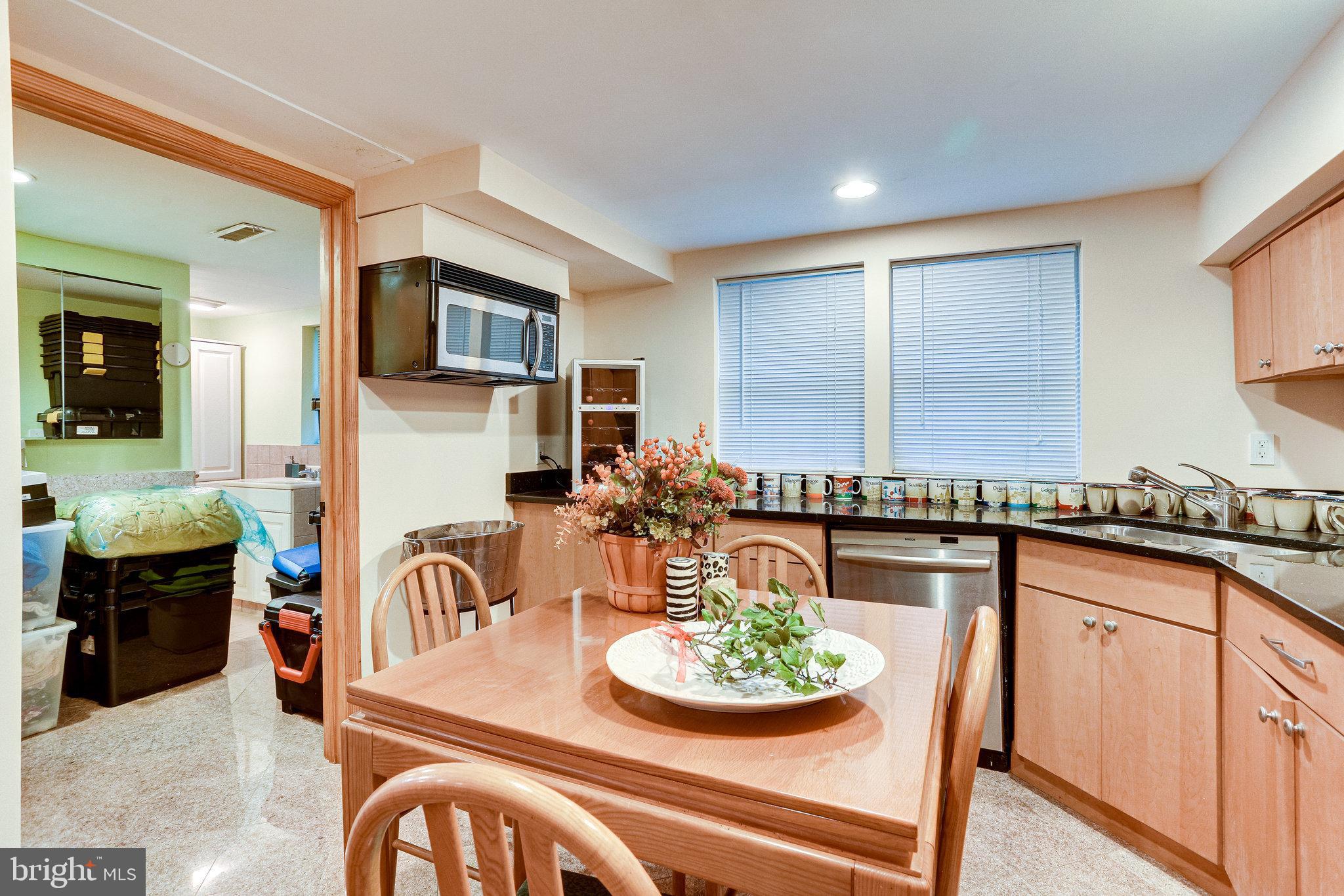 GREENWICH FOREST - Residential Lease