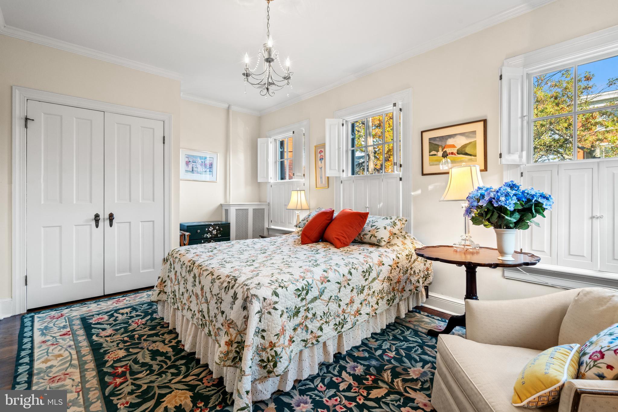 OLD TOWN ALEXANDRIA - Residential