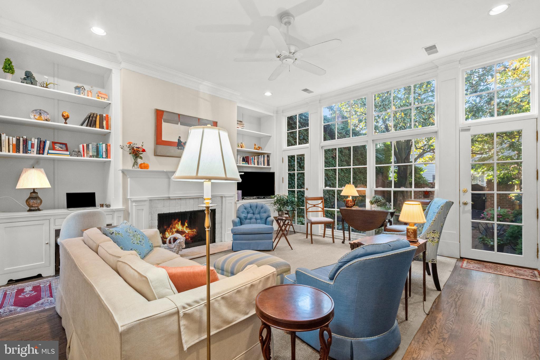 OLD TOWN ALEXANDRIA - Residential