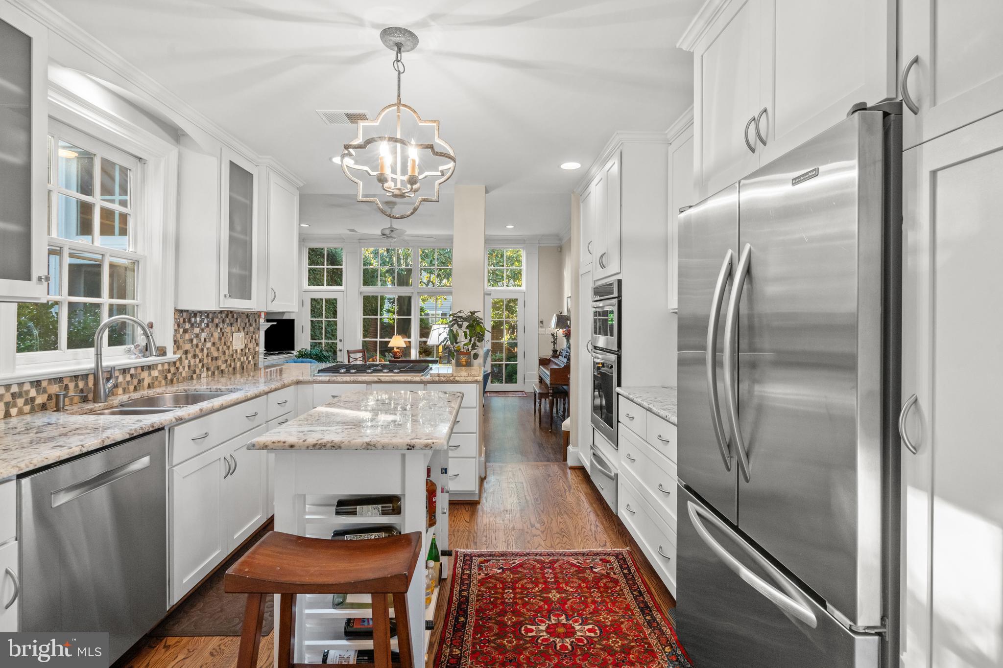 OLD TOWN ALEXANDRIA - Residential