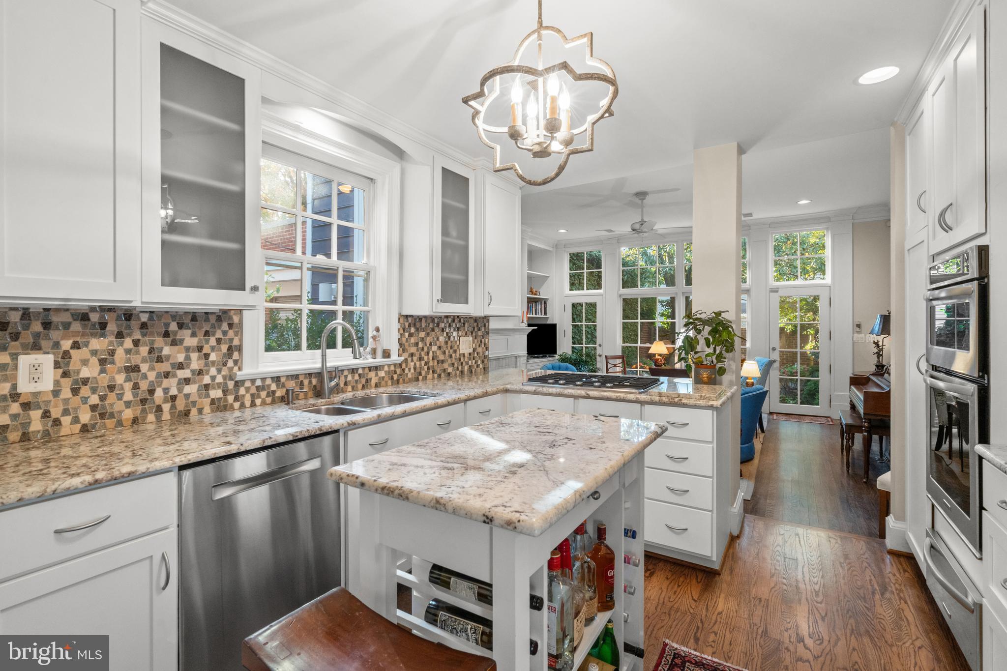 OLD TOWN ALEXANDRIA - Residential