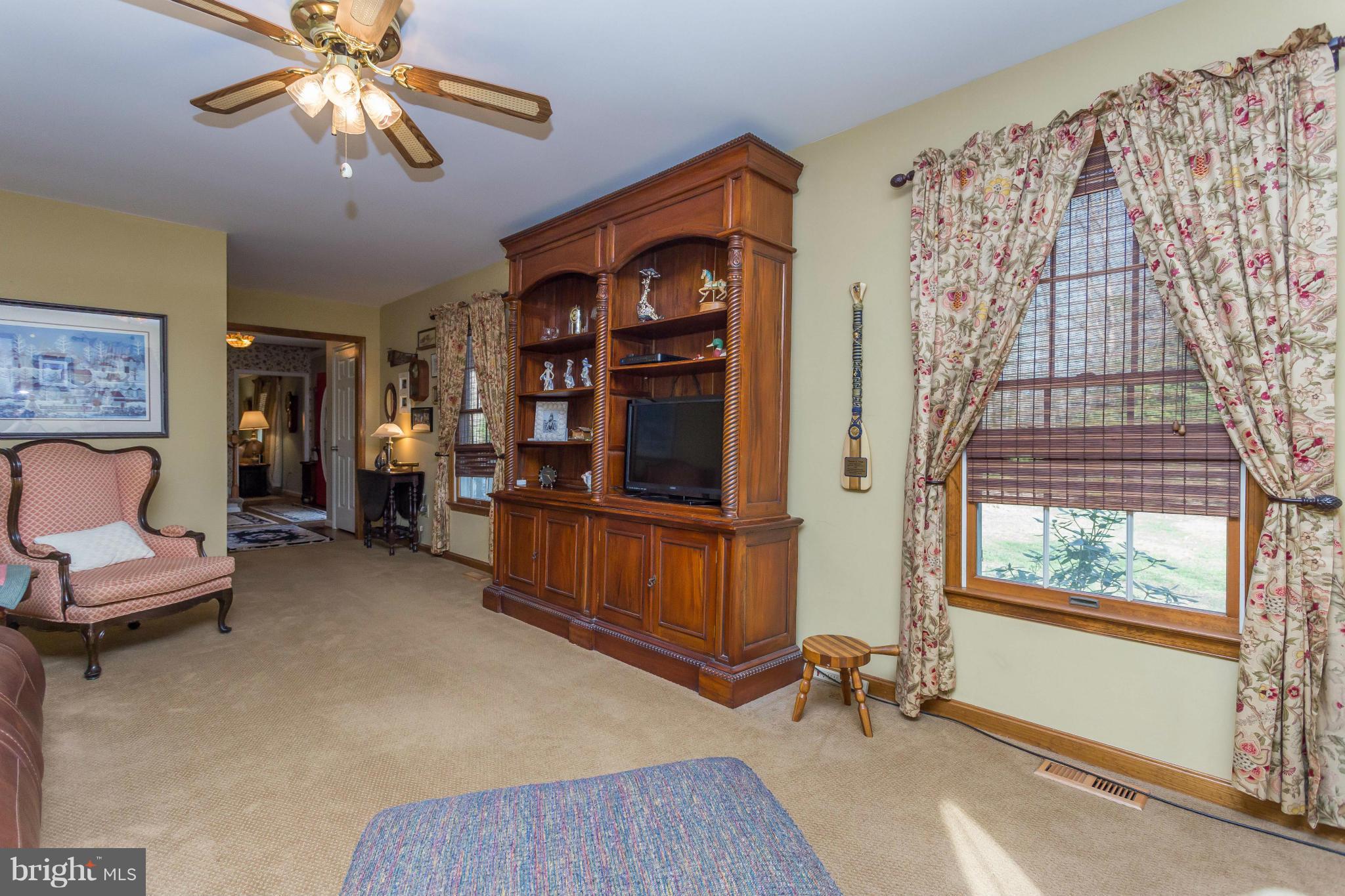 K G ON THE POTOMAC - Residential