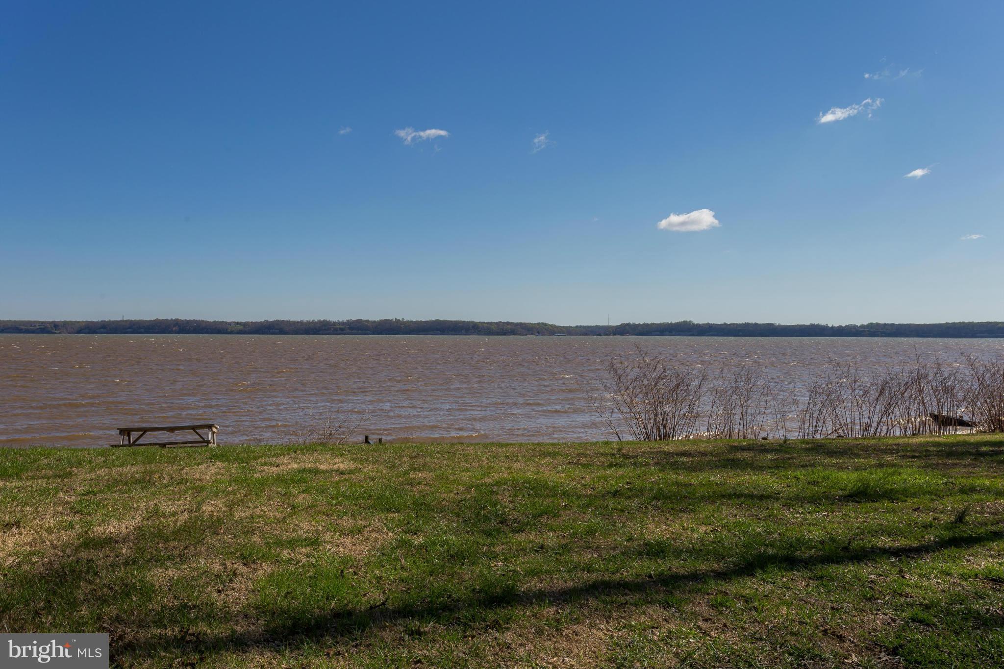 K G ON THE POTOMAC - Residential