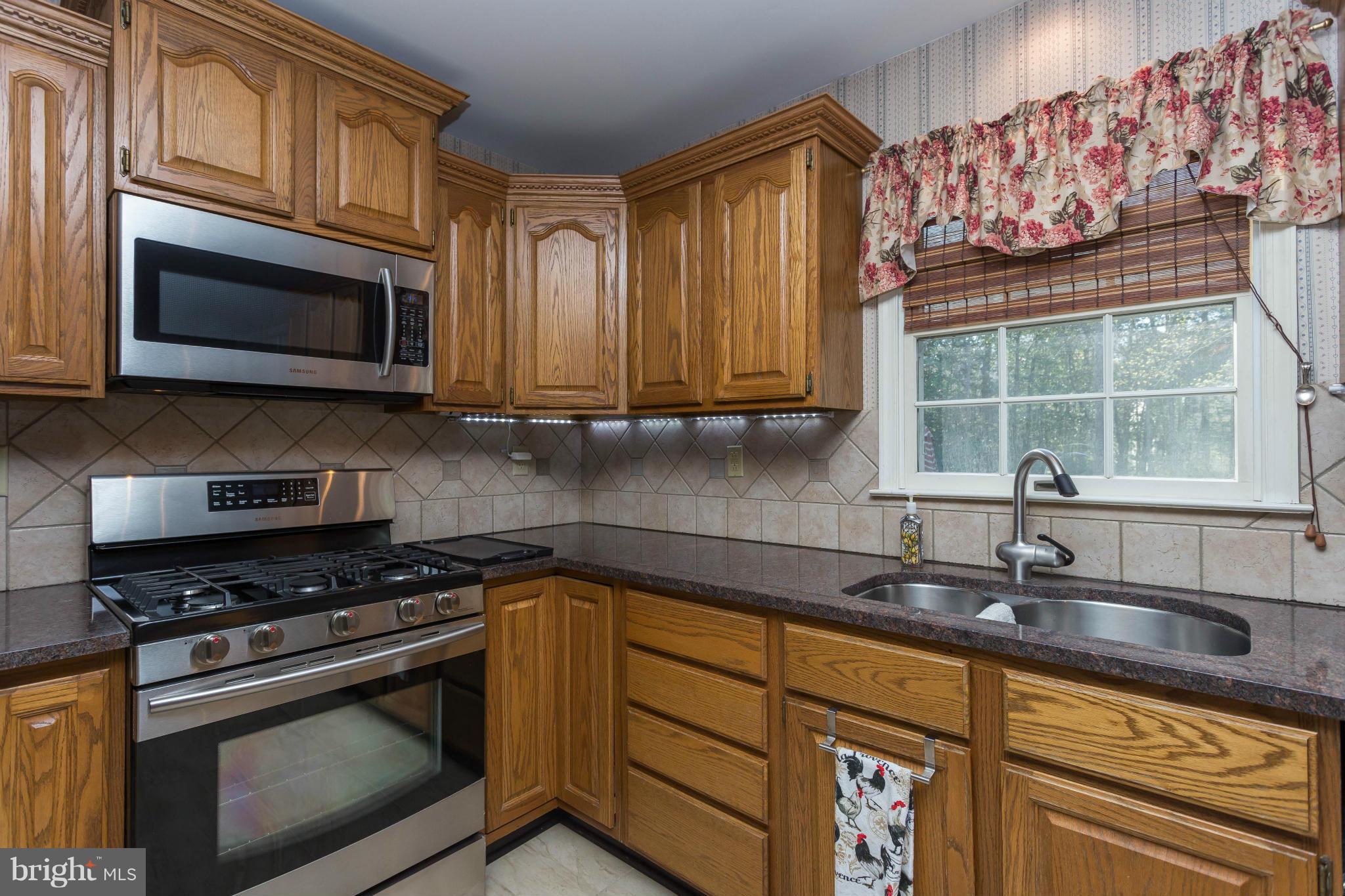 K G ON THE POTOMAC - Residential