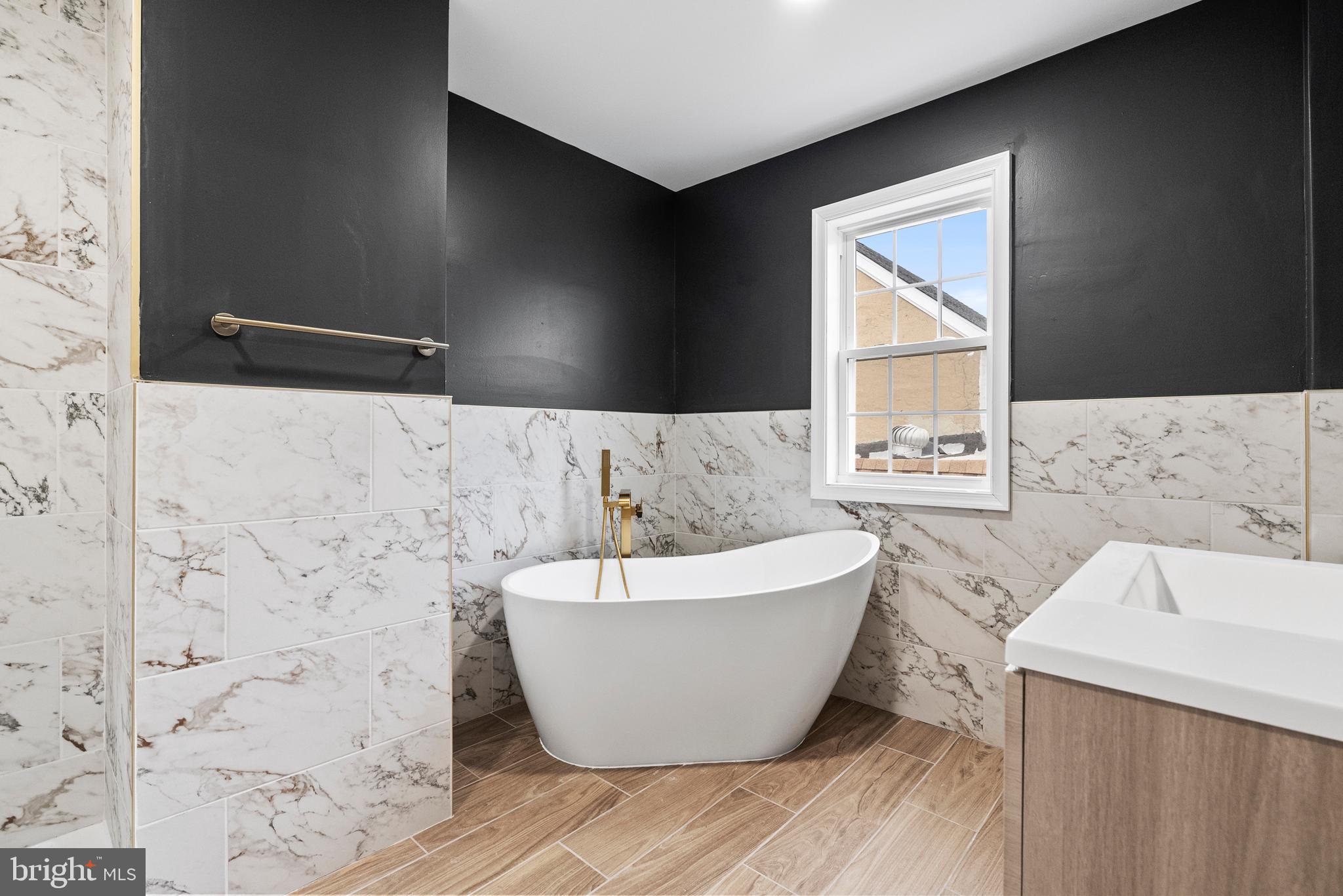 BRIDESBURG - Residential