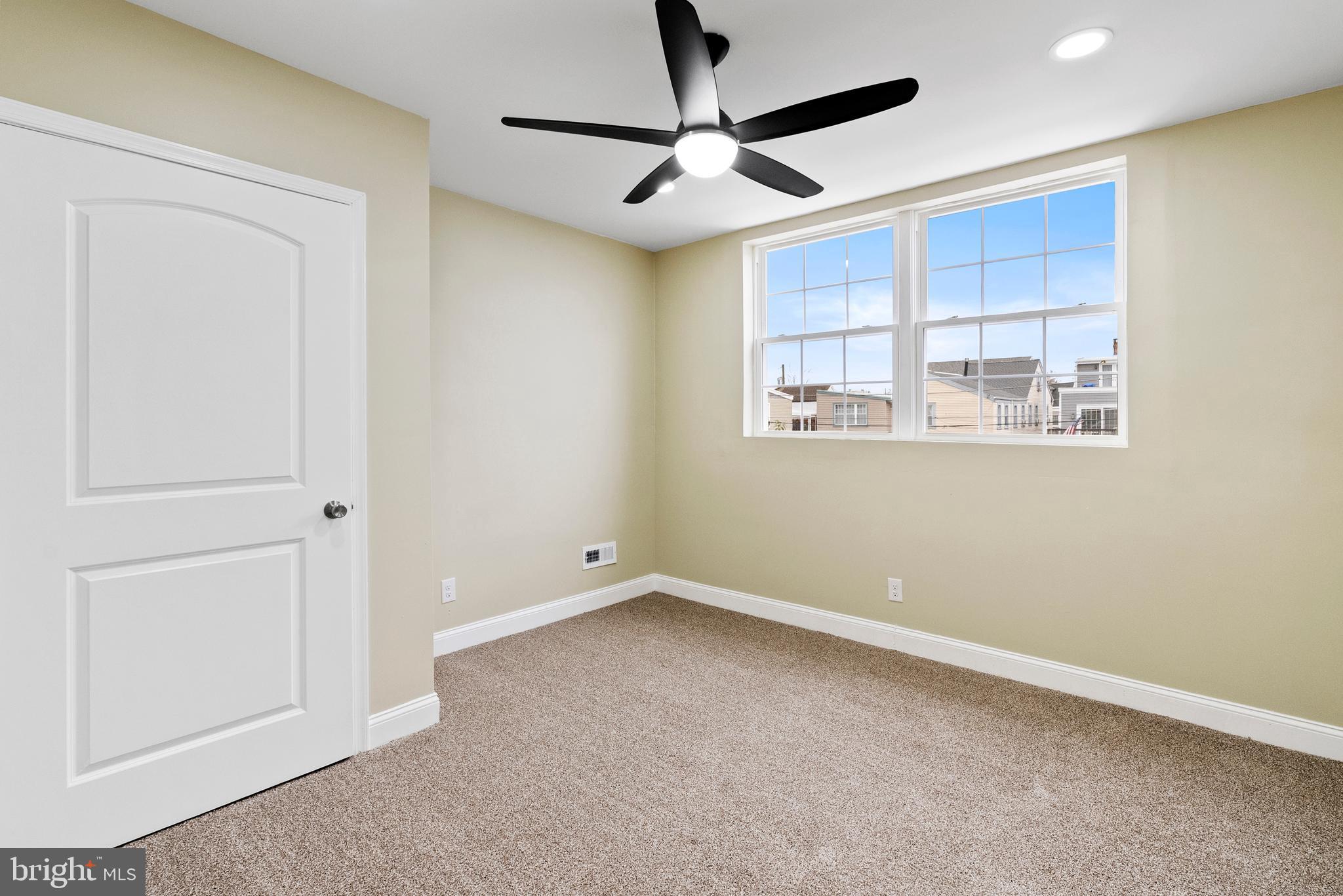 BRIDESBURG - Residential