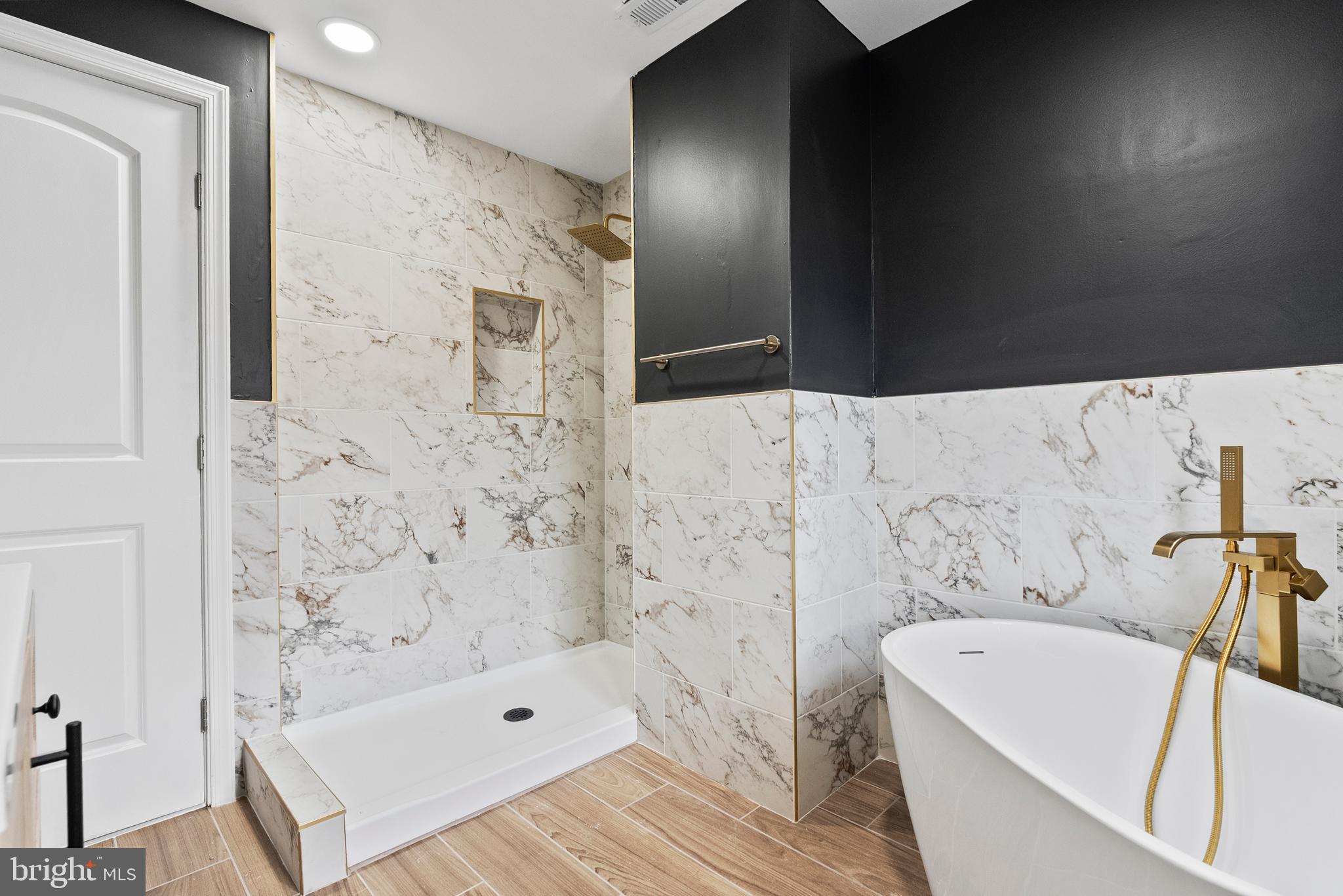 BRIDESBURG - Residential