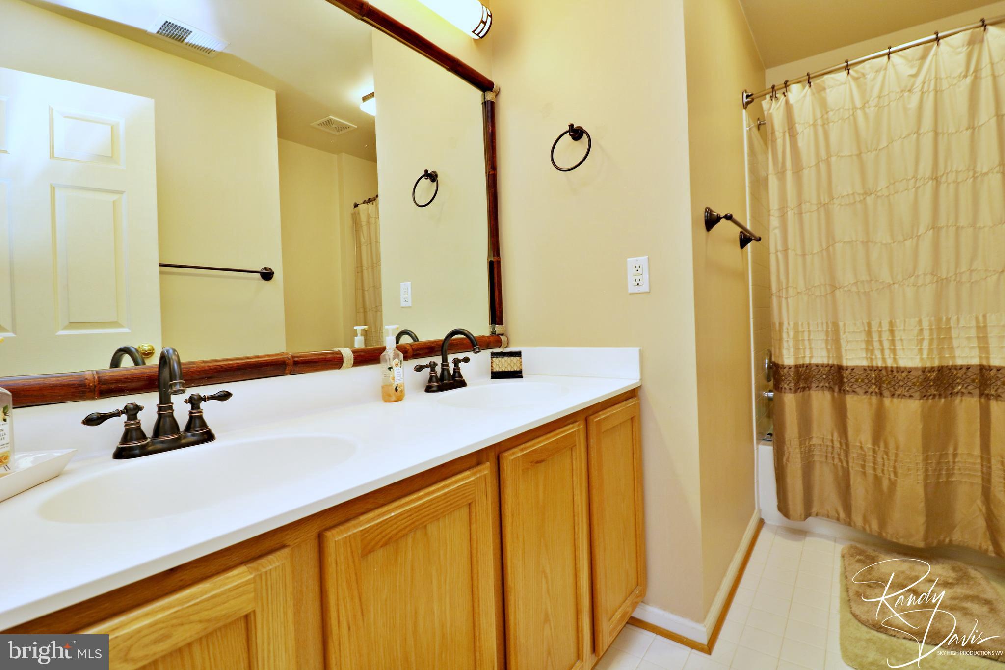 LOCUST HILL - Residential