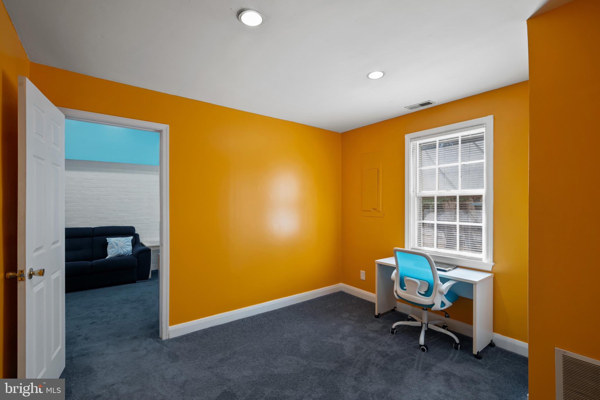 PIKESVILLE - Residential