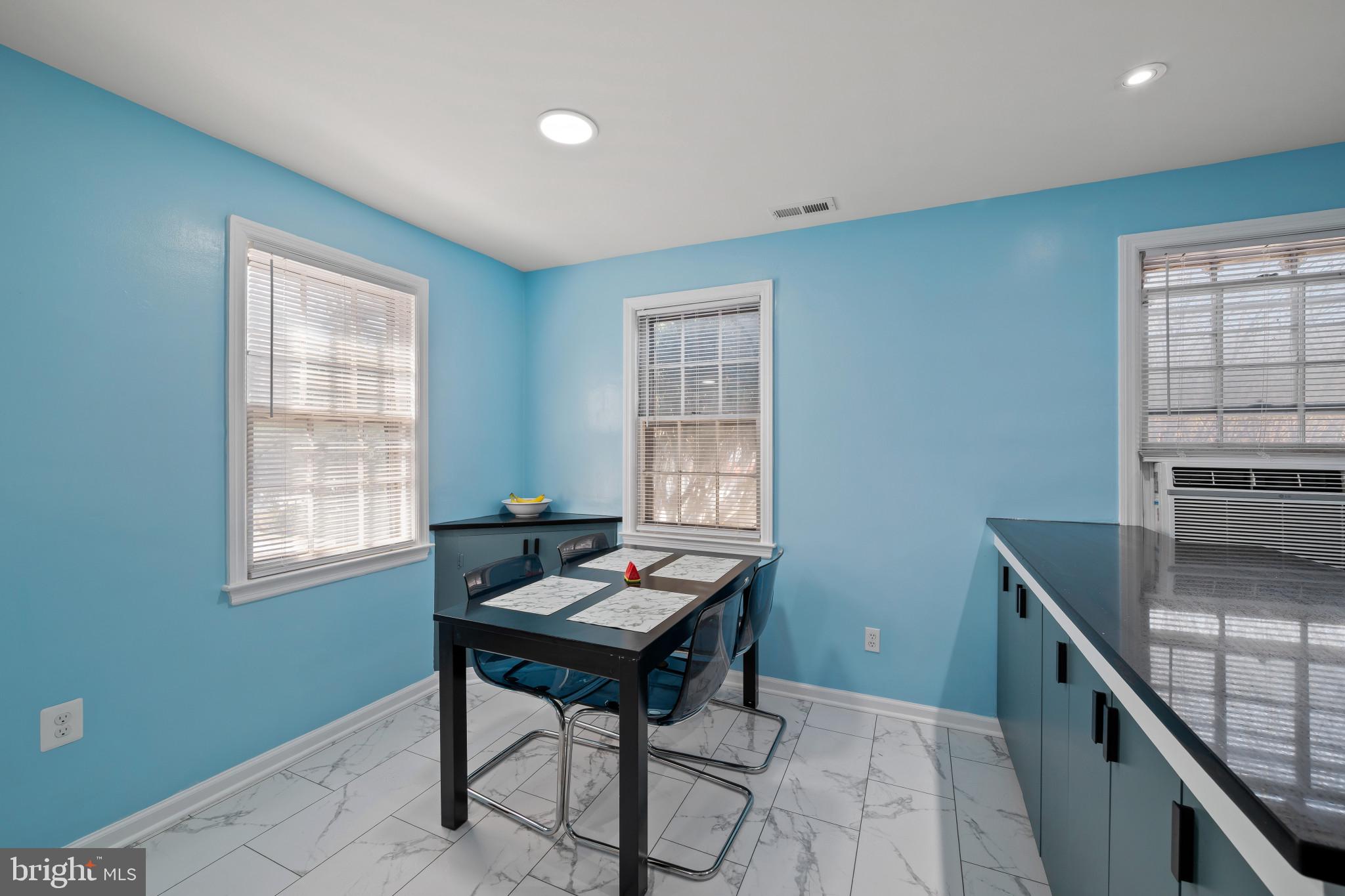 PIKESVILLE - Residential