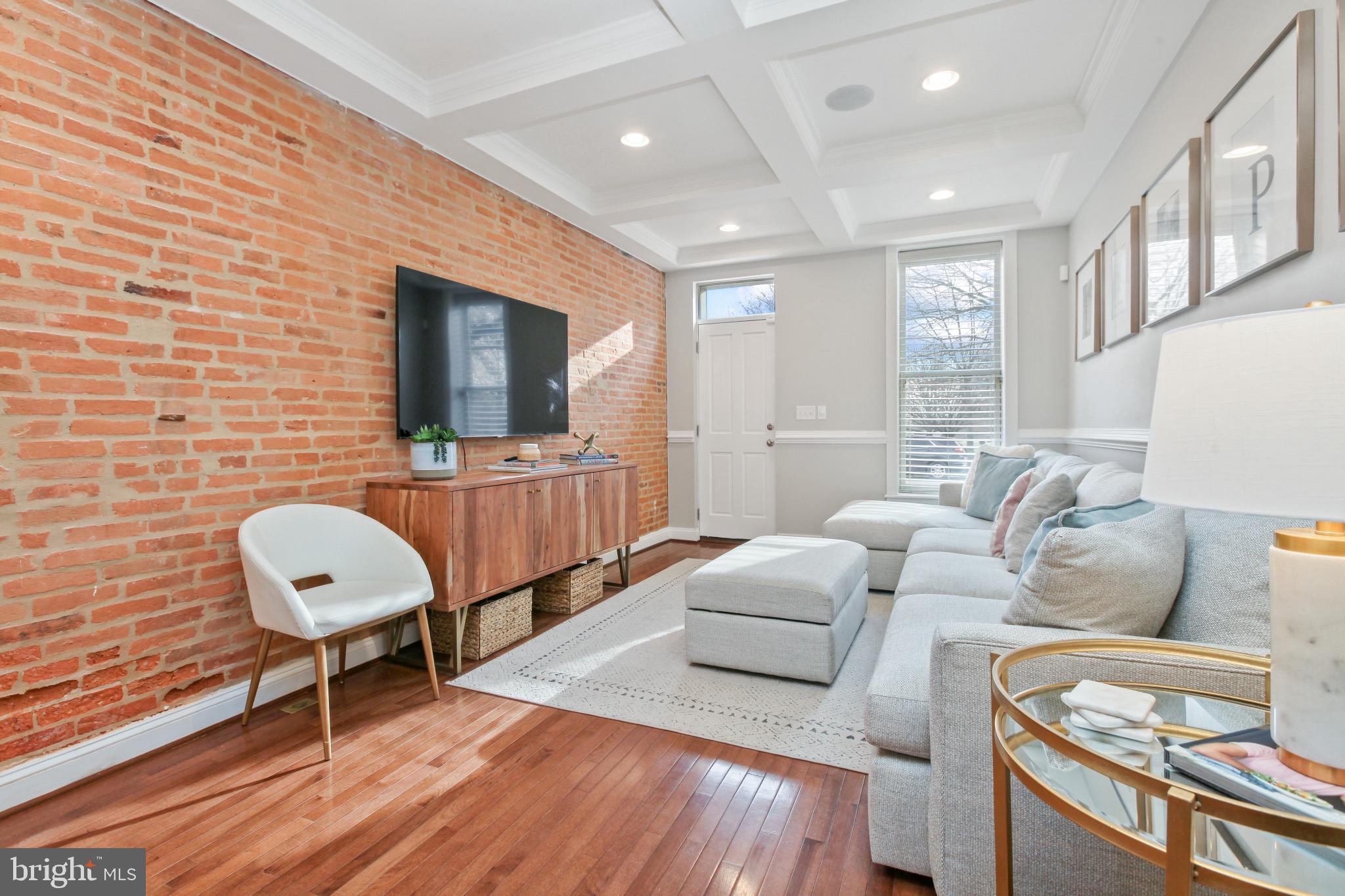 LOCUST POINT - Residential