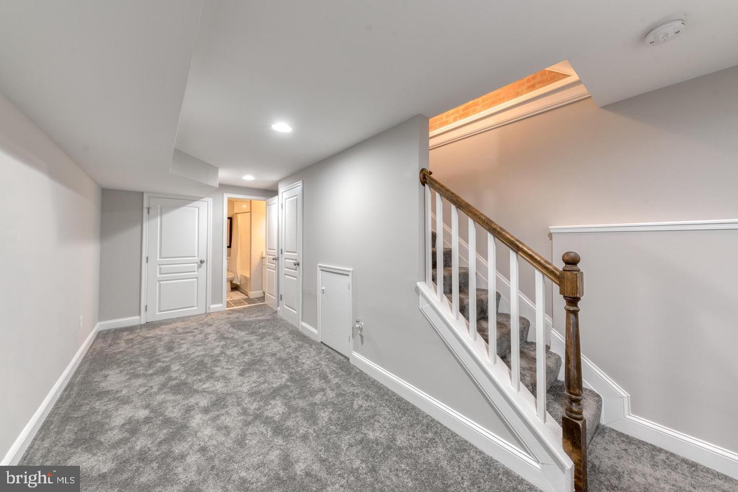 LOCUST POINT - Residential