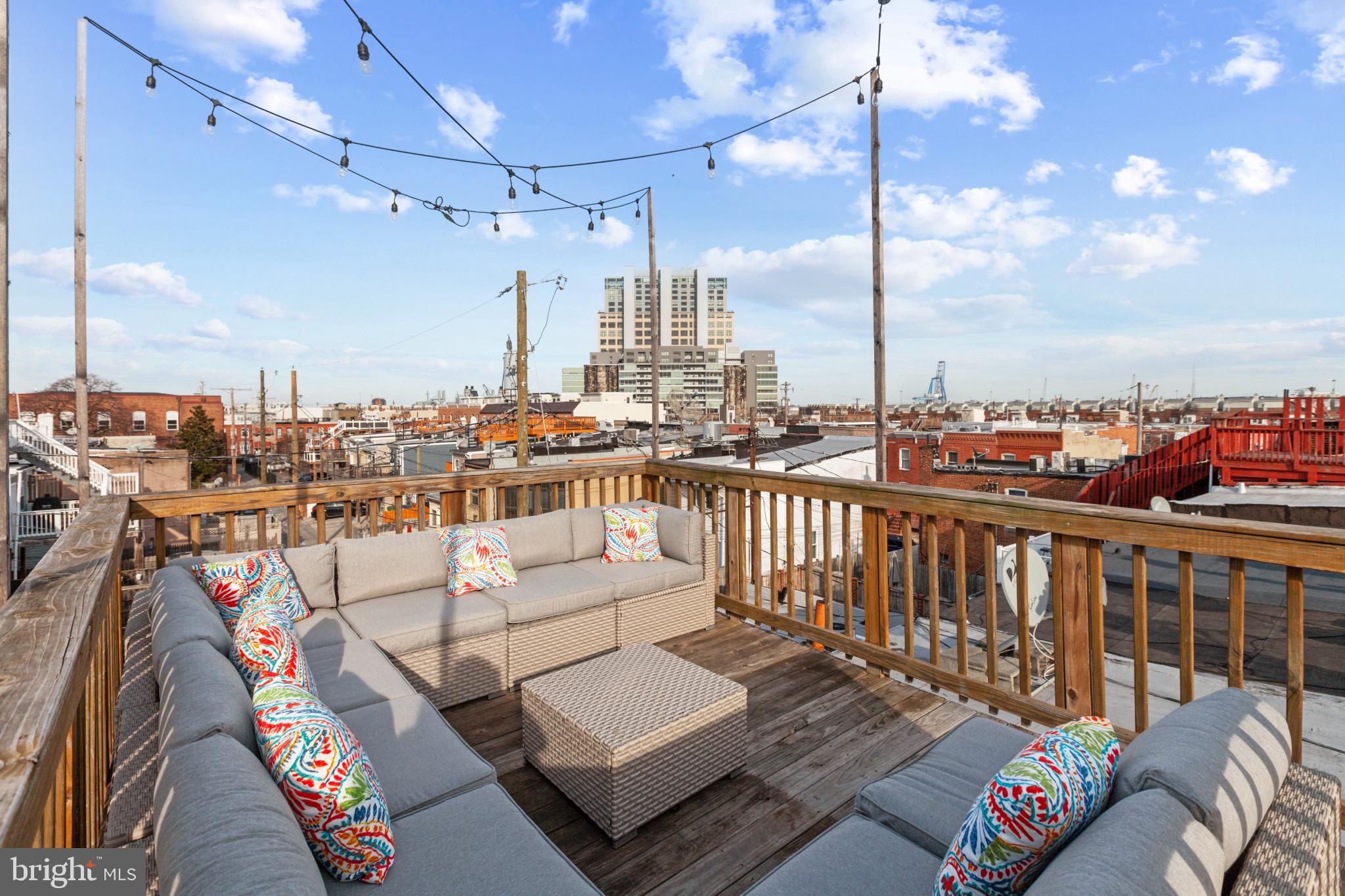 LOCUST POINT - Residential