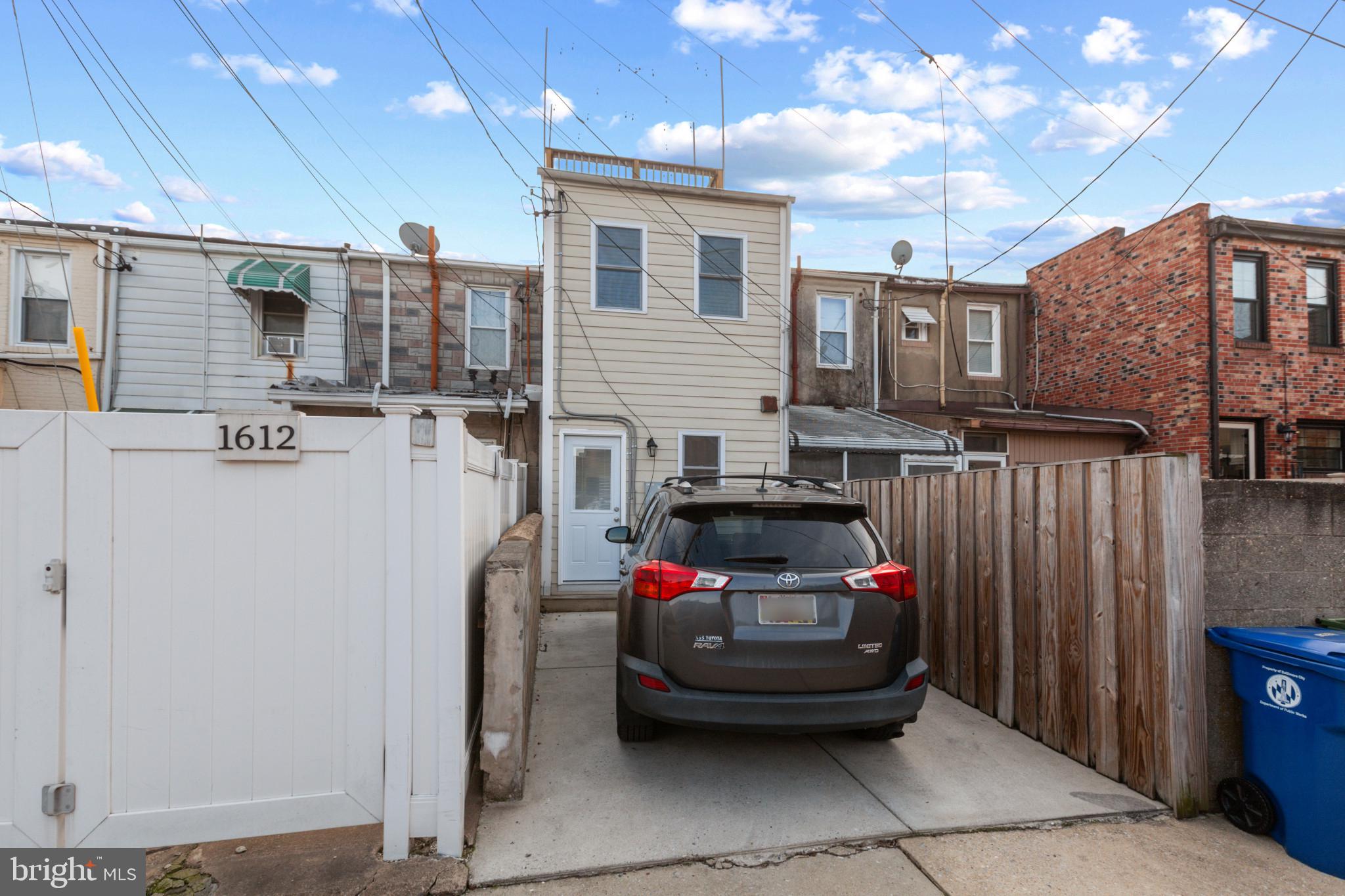 LOCUST POINT - Residential