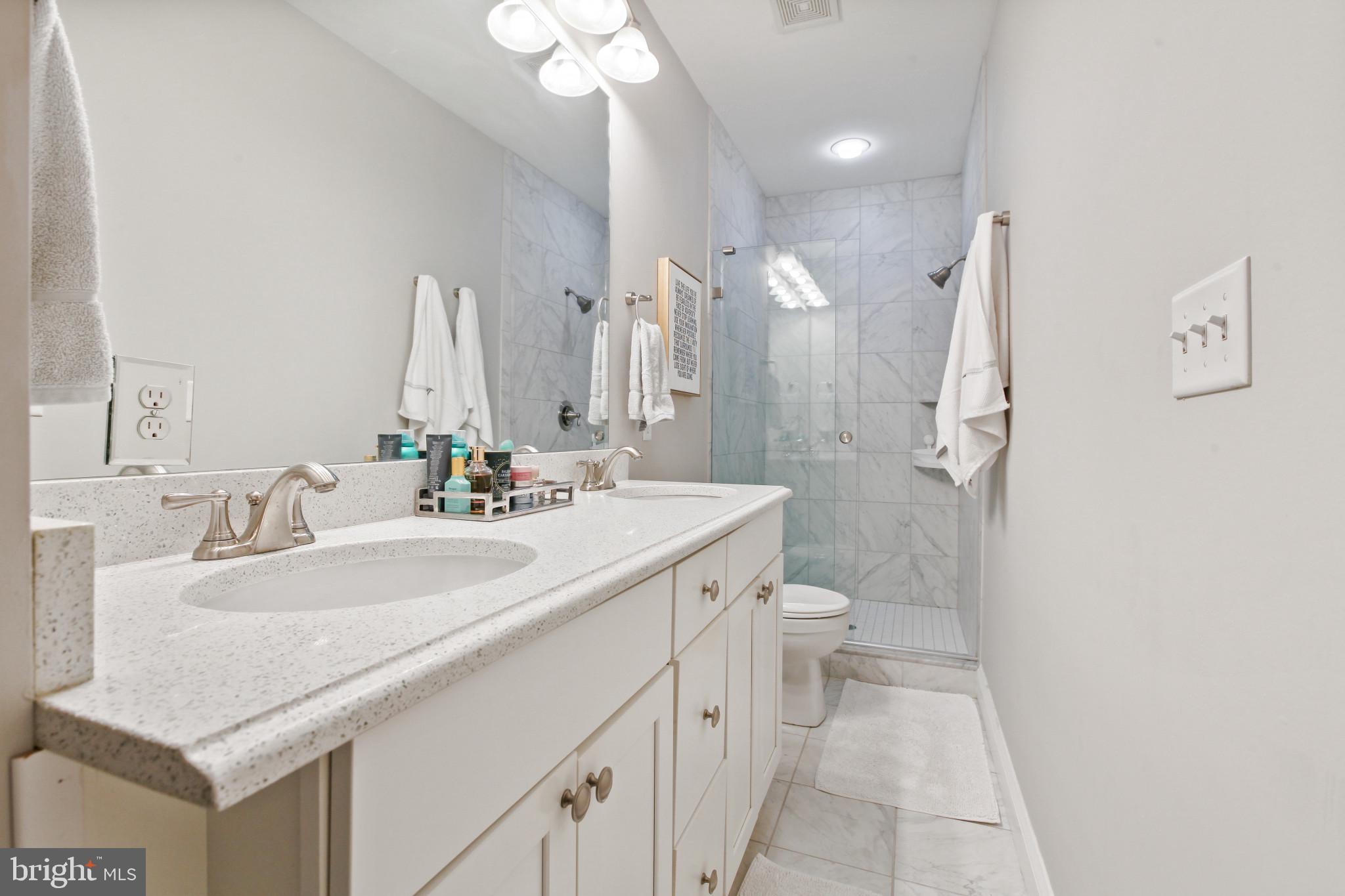 LOCUST POINT - Residential