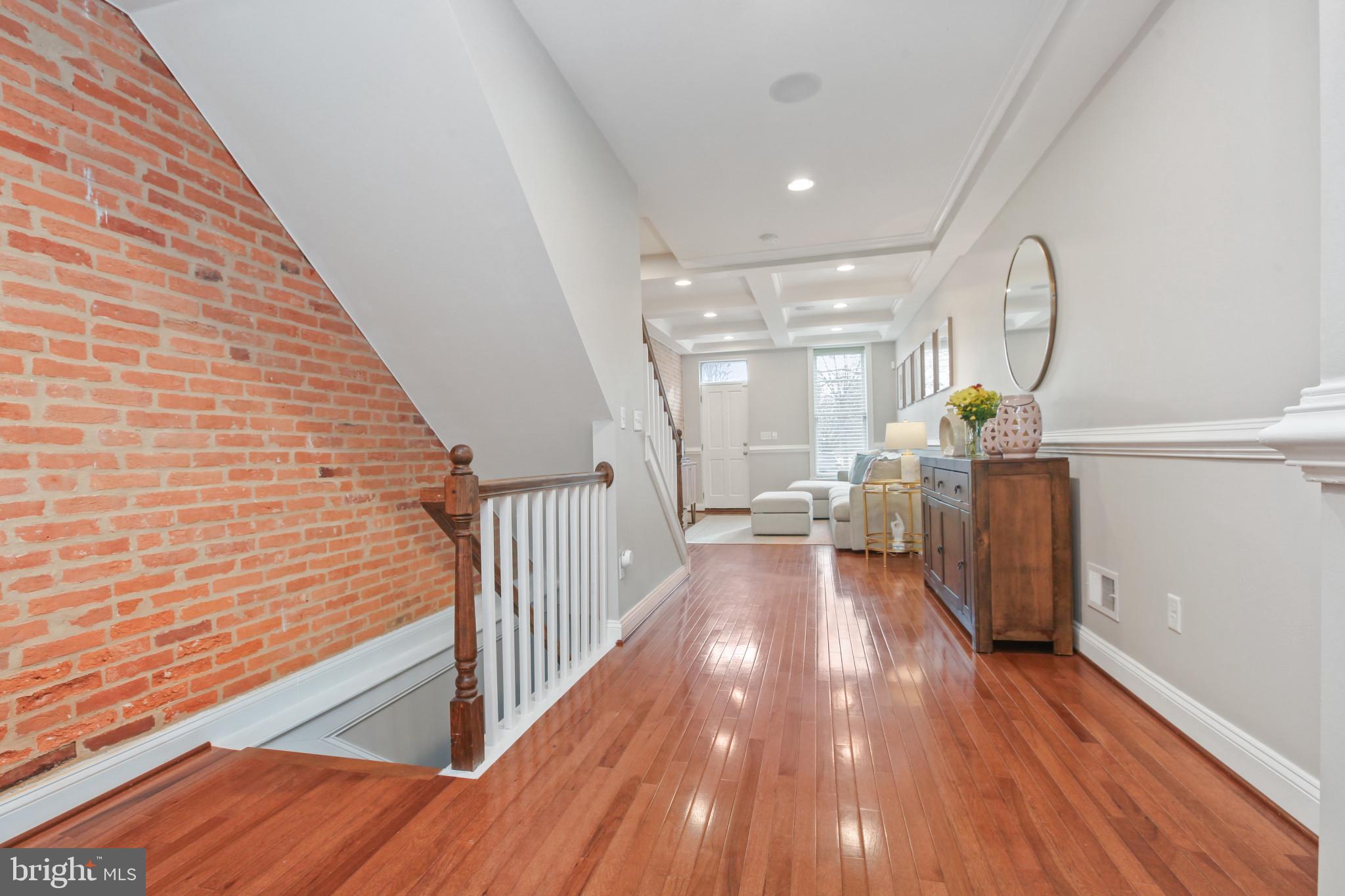 LOCUST POINT - Residential