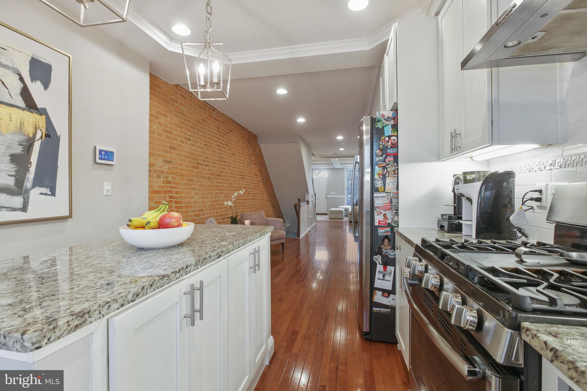 LOCUST POINT - Residential