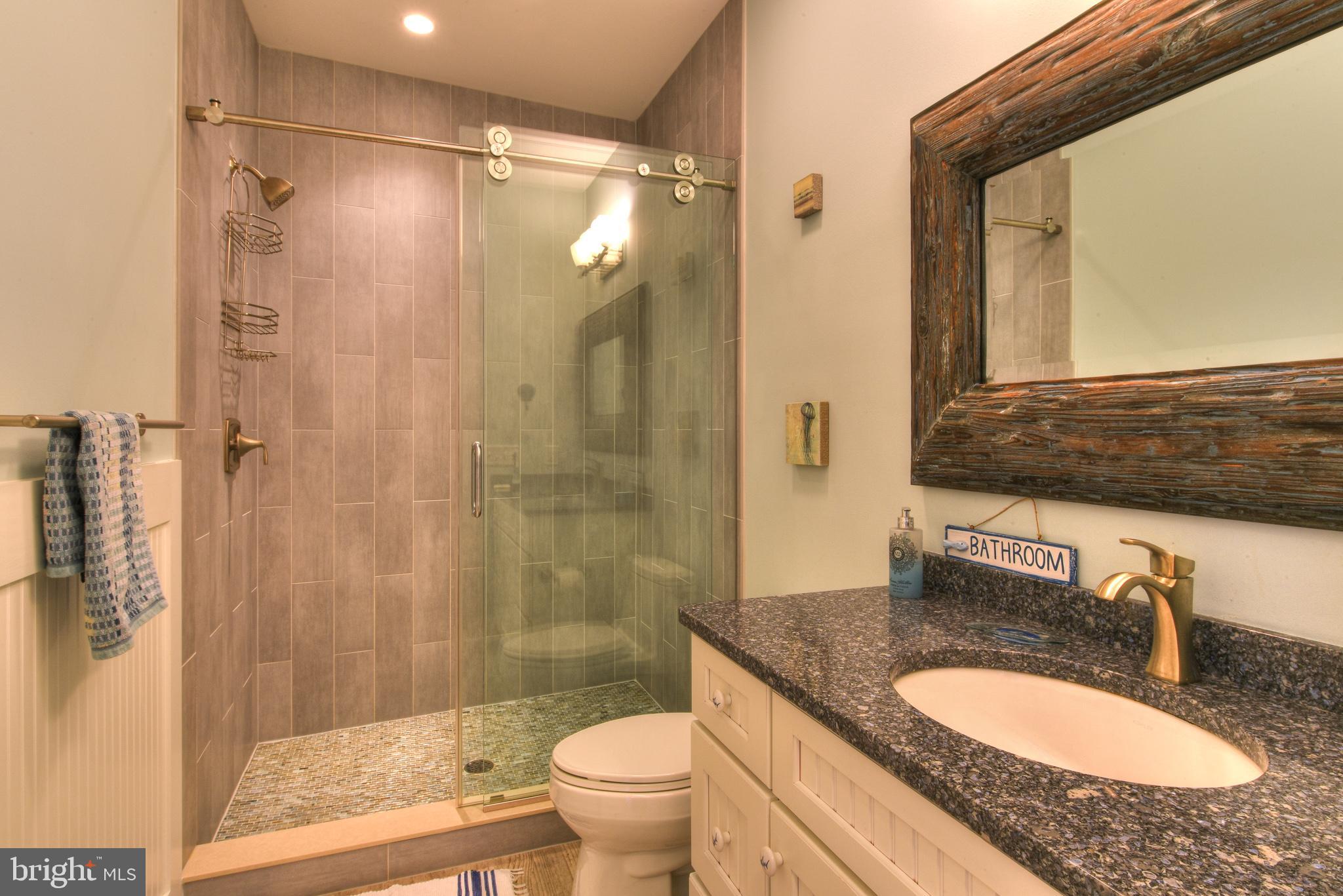 SILVER LAKE SHORES - Residential