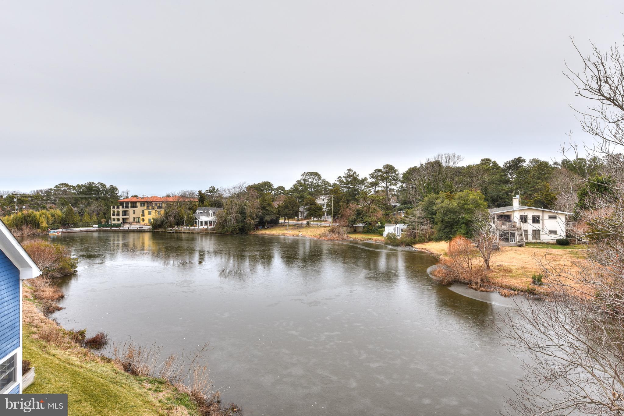 SILVER LAKE SHORES - Residential