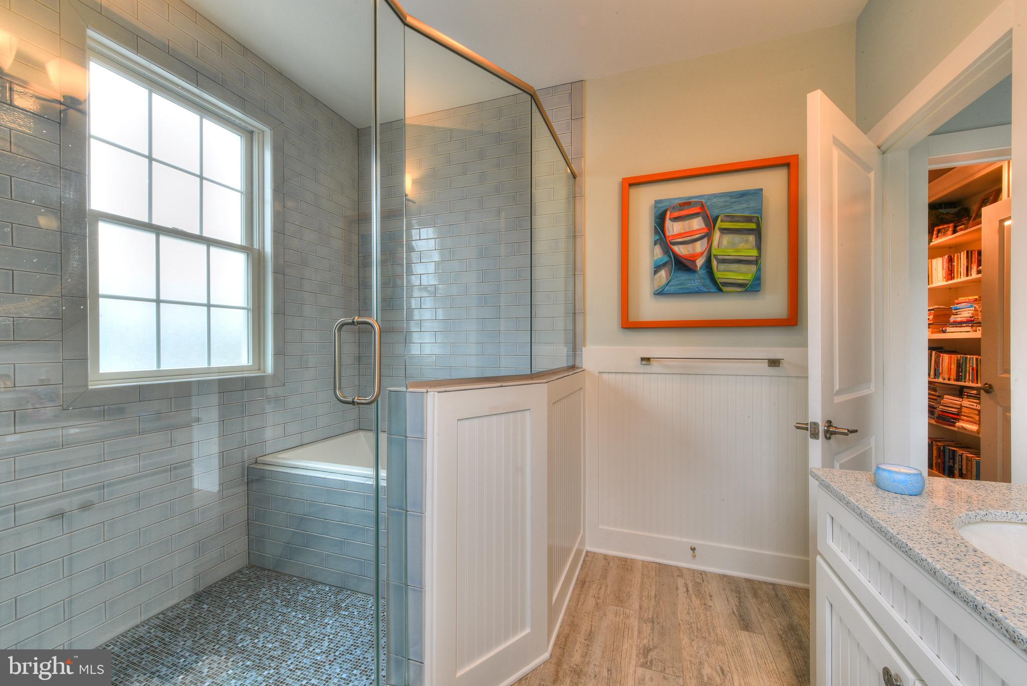 SILVER LAKE SHORES - Residential