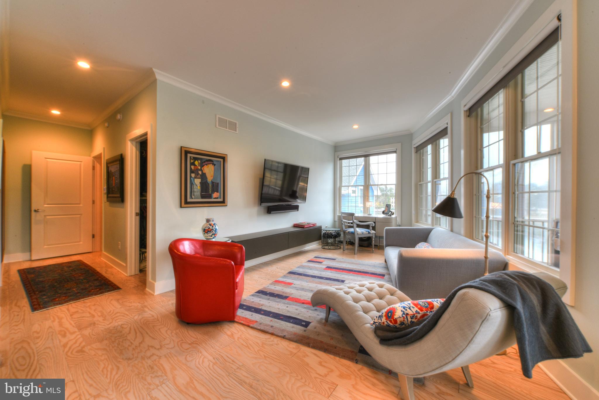 SILVER LAKE SHORES - Residential