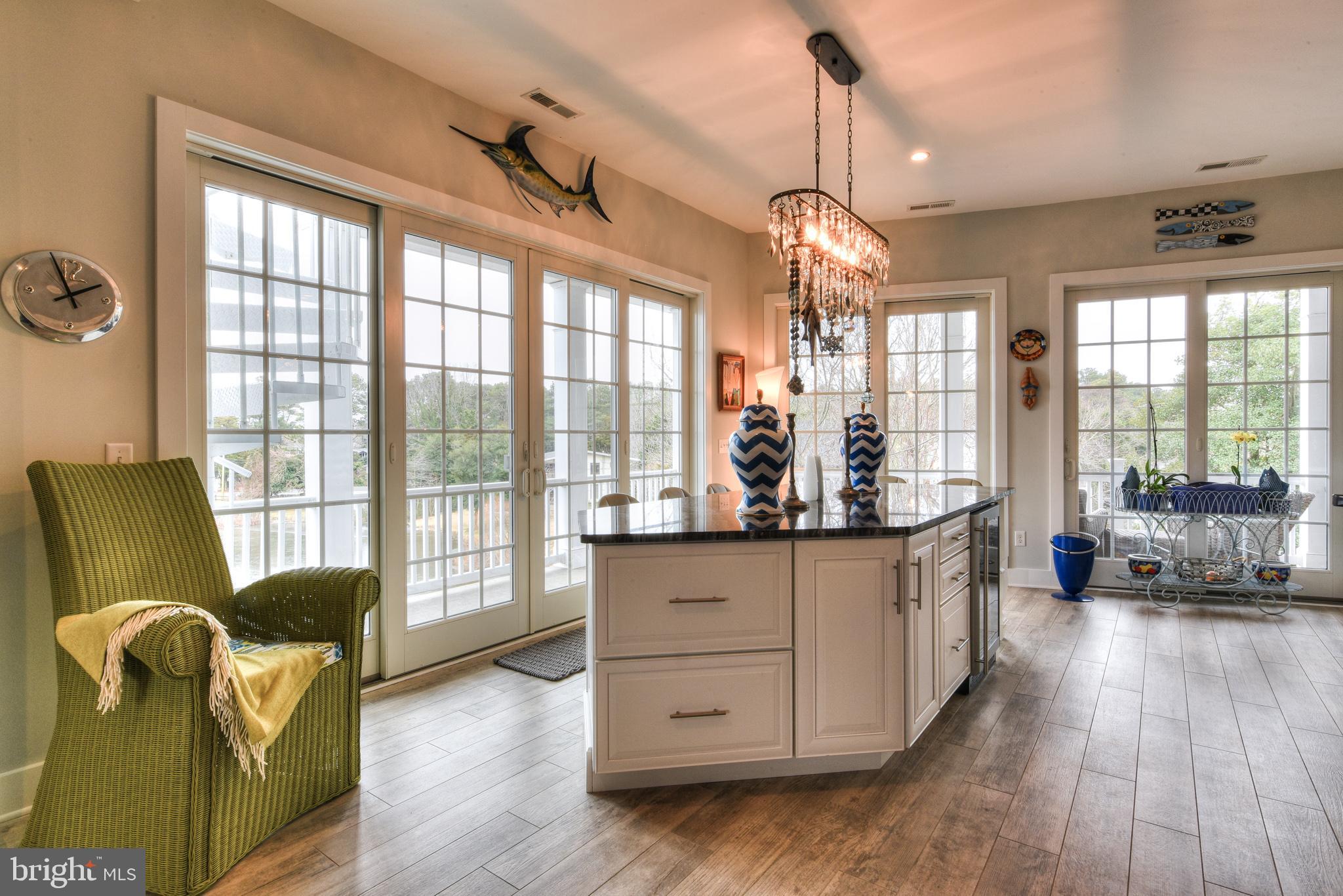 SILVER LAKE SHORES - Residential