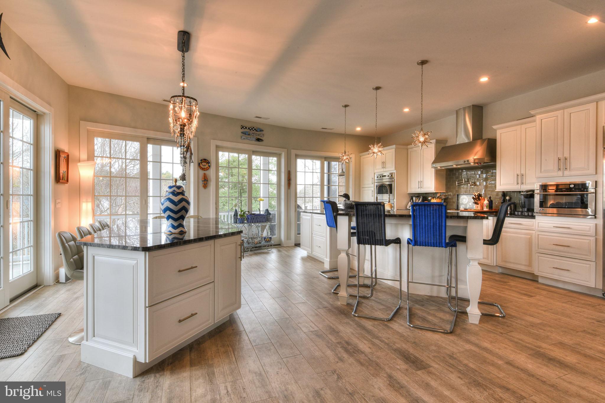 SILVER LAKE SHORES - Residential